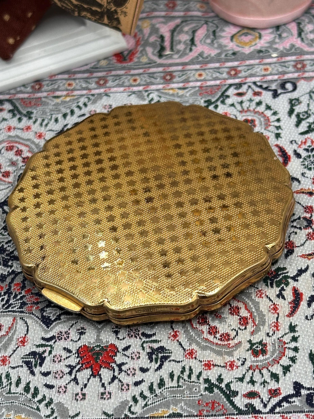 Vintage Stratton Houses of Parliament Powder Compact – Cream Enamel – London Souvenir – c.1950s