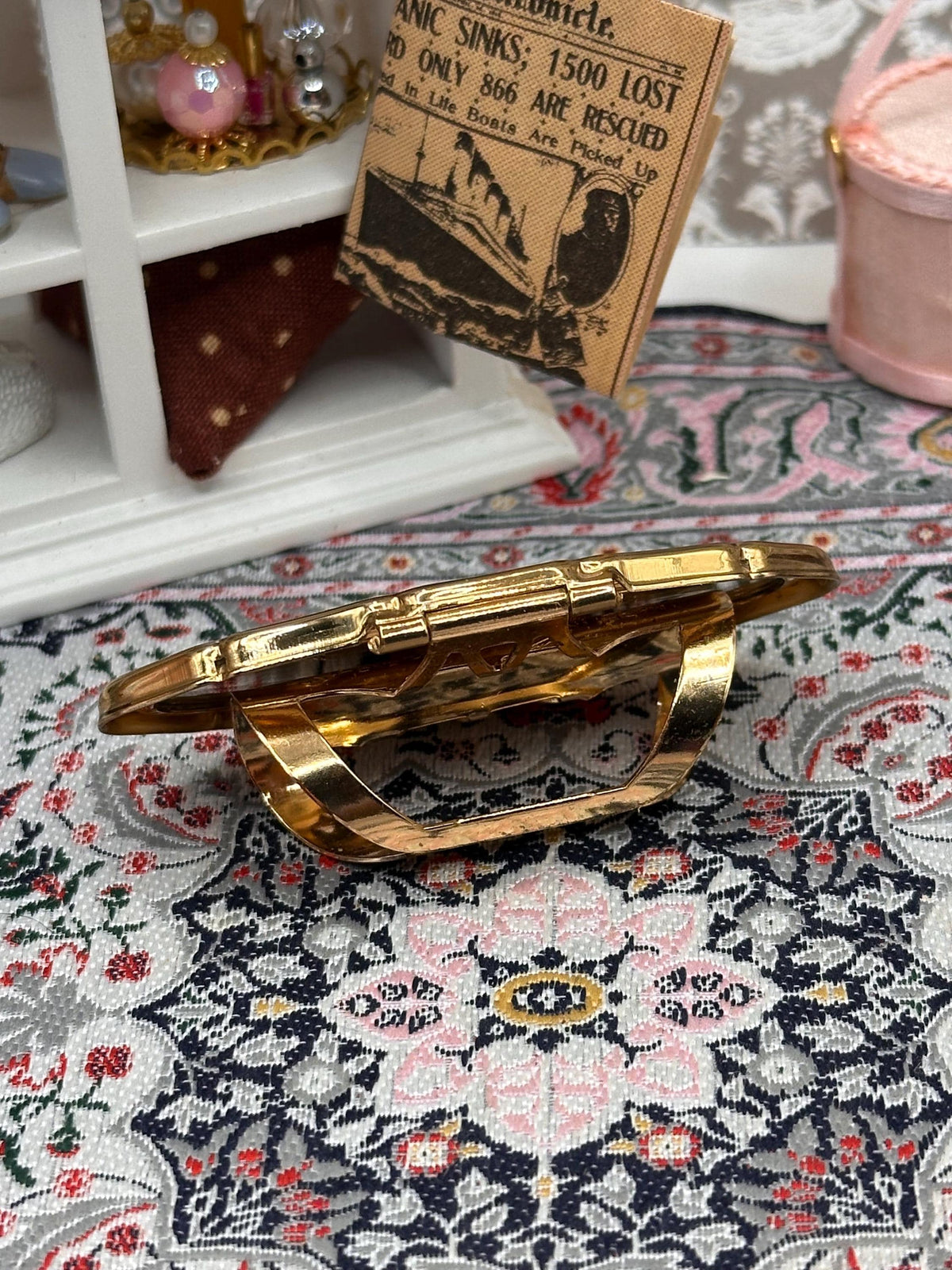 Stratton Lip-View Lipstick Compact – Vintage 1950s Enamel Floral Design – Gold Tone Mirror Lid – 6cm