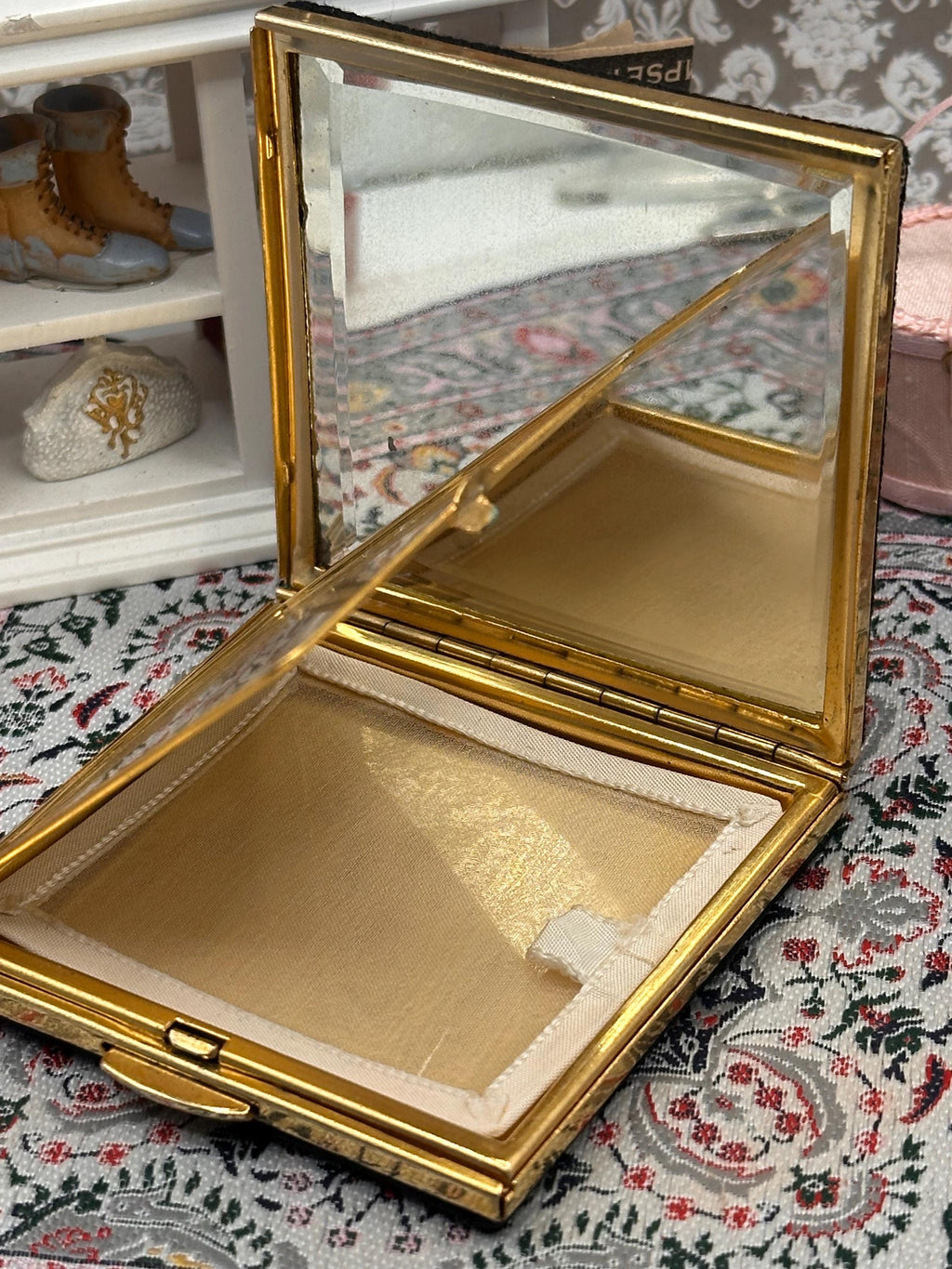 Vintage Petit Point Powder Compact – Floral Embroidery, Gold Tone Mirror – 1950s Evening Bag Size