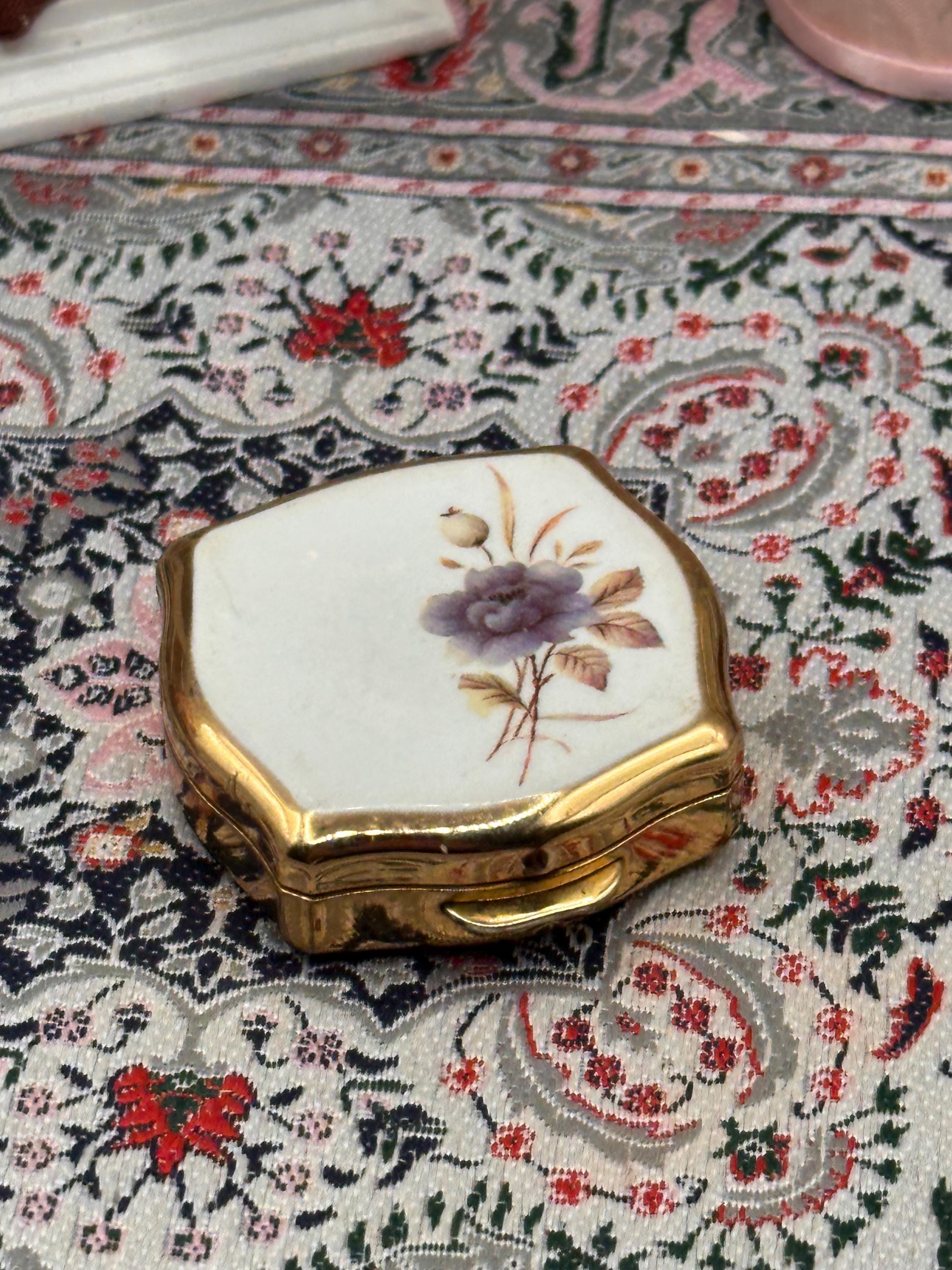 Vintage Stratton Mini Pill Box – Floral Ceramic Lid – Gold Tone – With Original Box