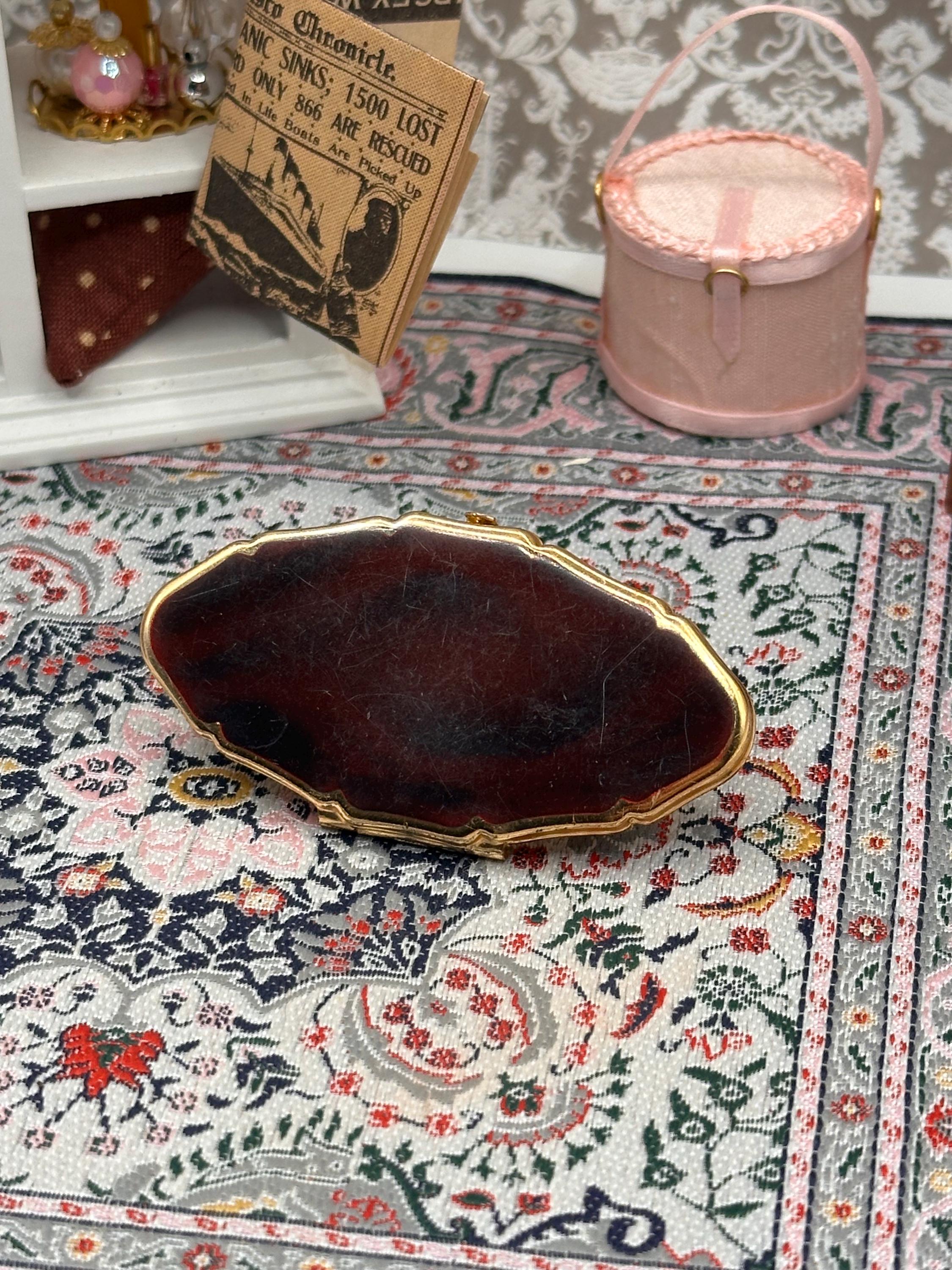 Vintage Stratton Lipview Compact – Oxblood Red Marbled Enamel Mid Century Powder Compact