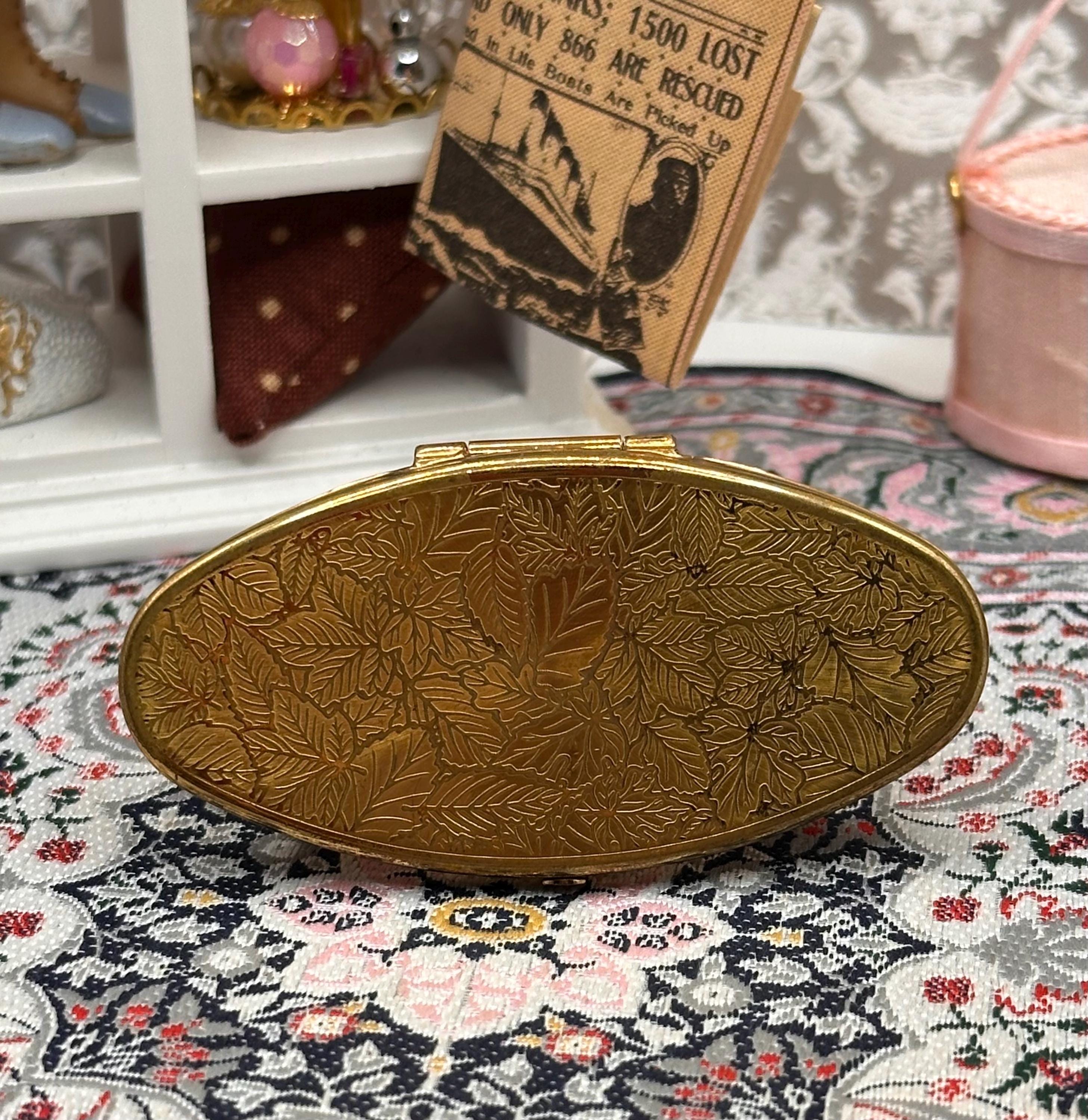 Vintage Stratton Lipview Compact Gold Tone Leaf Design, Mid Century Convertible Compact with Mirror