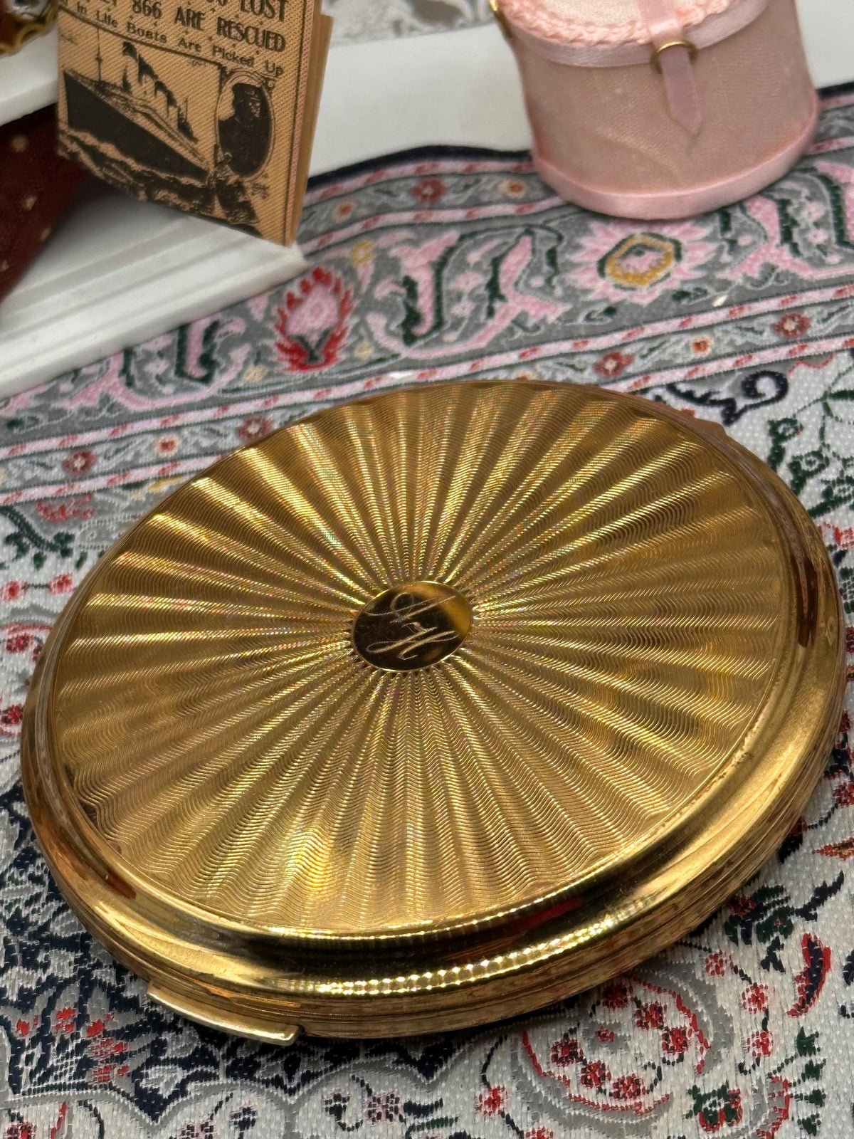 Vintage Stratton Engine Turned Powder Compact – Gold Tone Monogram (A.H.) Made England