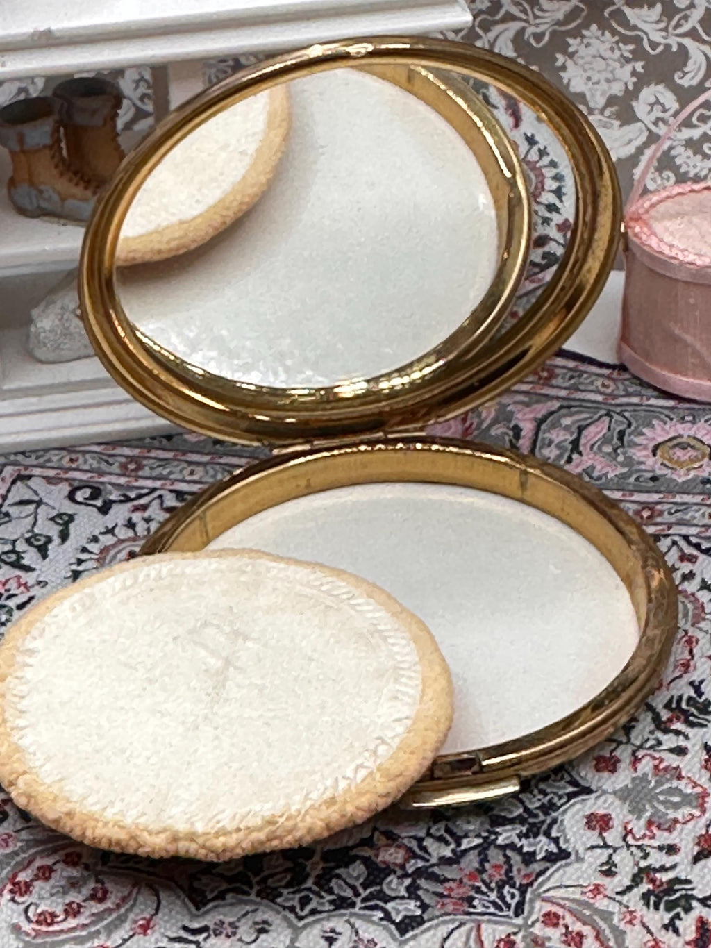 Vintage Stratton Powder Compact, Pink Rose Floral Design, Gold Tone, Mirror & Puff, 7.5cm