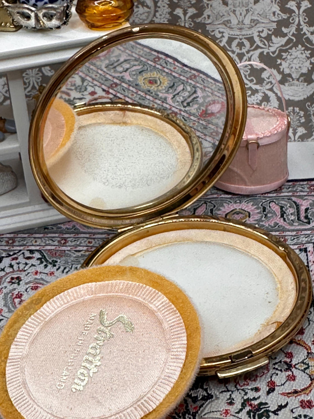 Vintage Stratton Green Enamel Powder Compact, Gold Tone, Mirror & Puff, 7.5cm