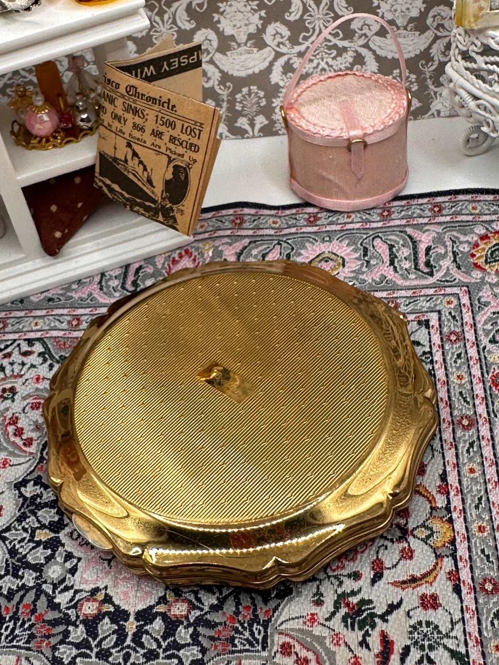 Vintage Stratton Bird & Floral Powder Compact, Black Enamel, Scalloped Edge, Mirror, 8.5cm