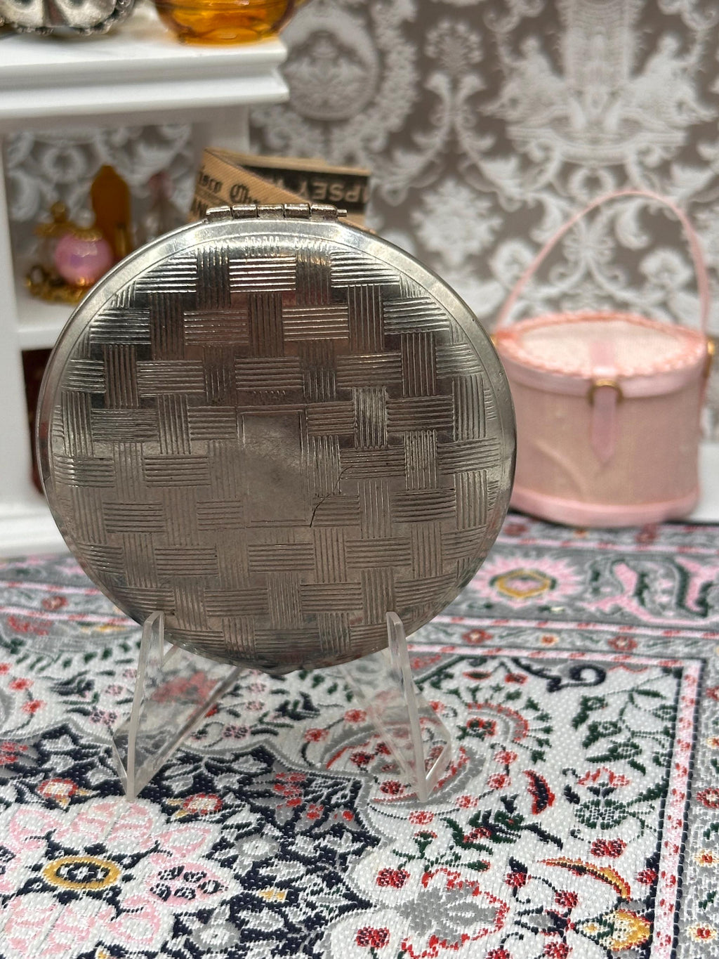 Vintage Three Flowers Richard Hudnut Art Deco Powder Compact, Engine Turned Silver Tone, 6cm