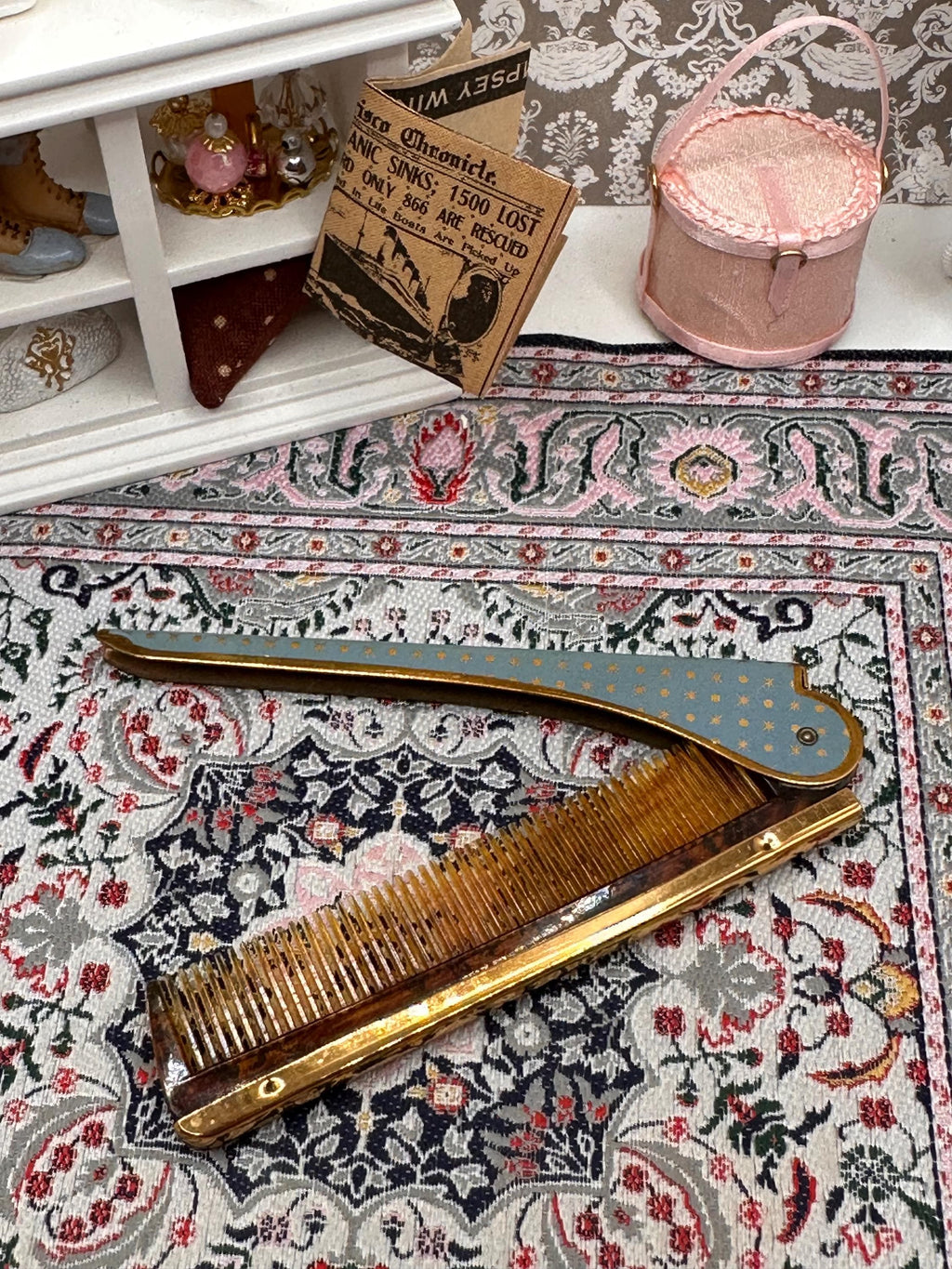 Vintage Mascot Folding Comb 10cm Blue Enamel Star Design Gold Tone Case
