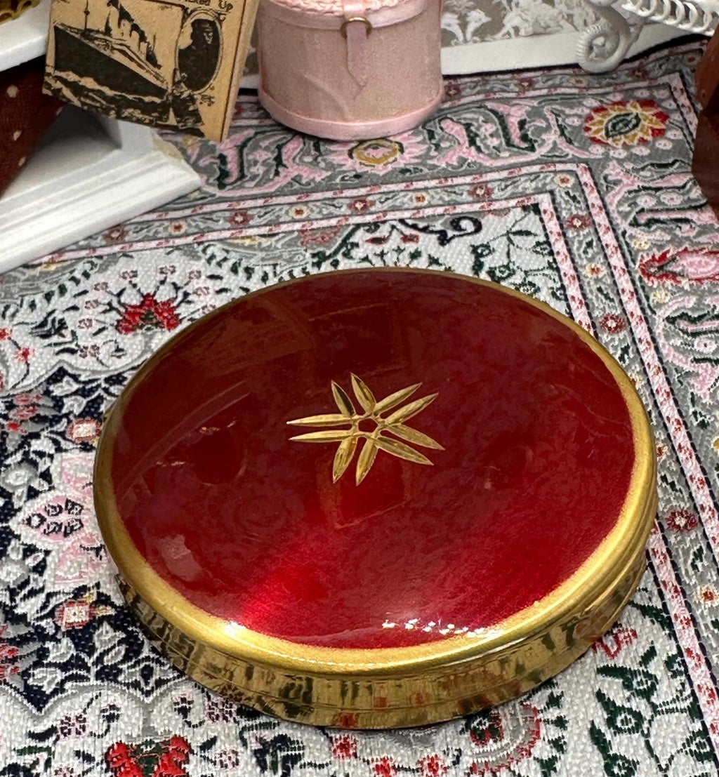 Vintage Mascot Red Enamel Powder Compact – Gold Starburst, 7cm