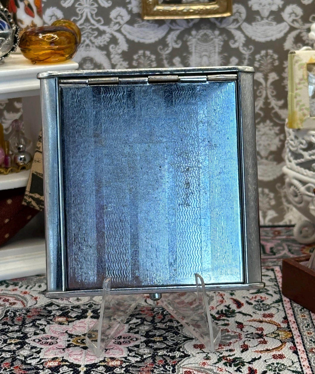 Elegant Vintage Art Deco Silver Powder Compact - Timeless Beauty