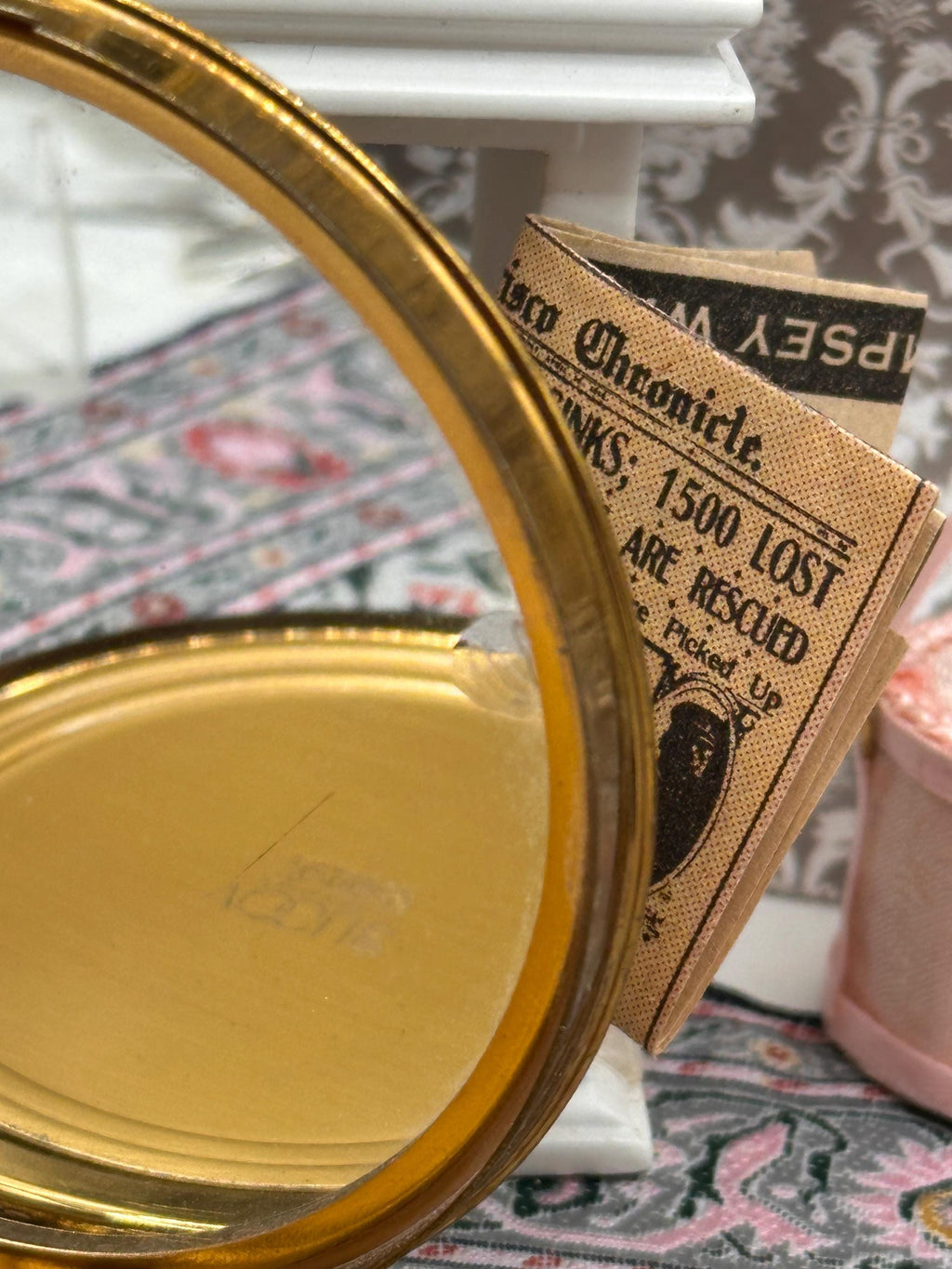 Vintage Vogue Vanities “Persian Legend” Powder Compact c.1940s Gilt Brass Dragon Scene