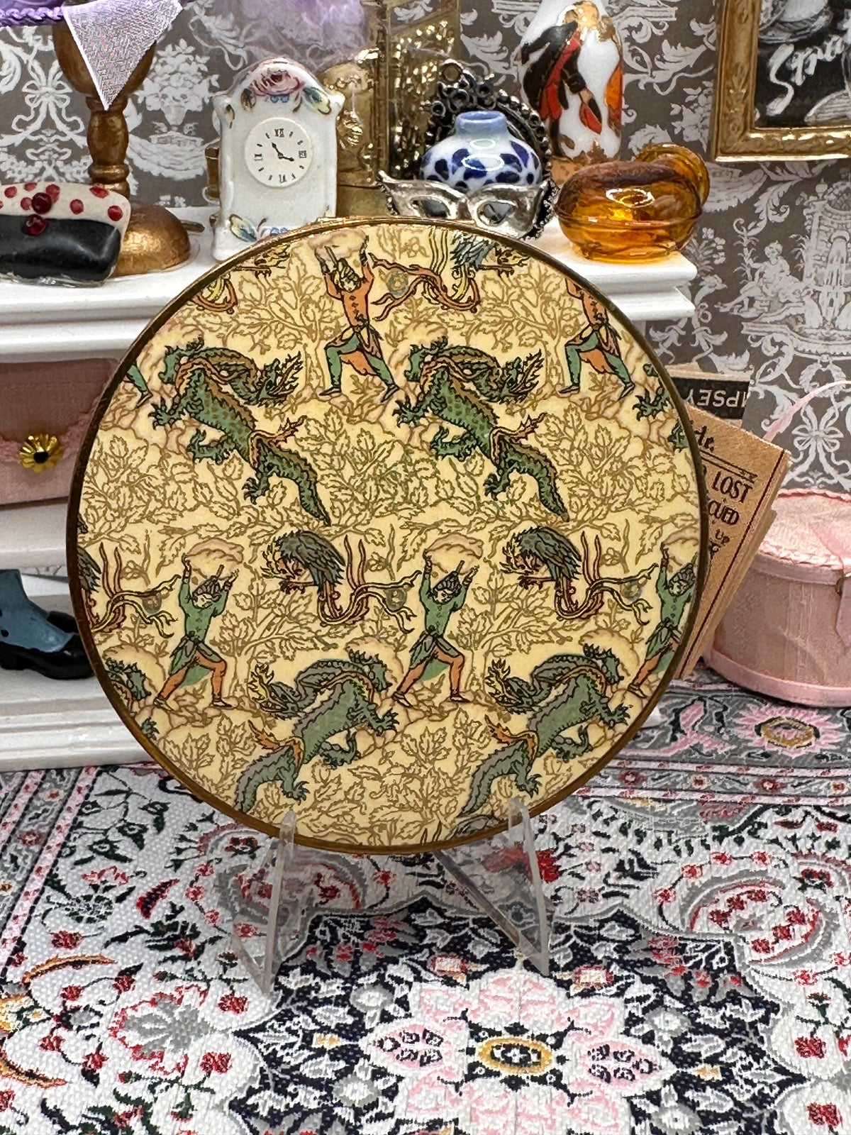 Vintage Vogue Vanities “Persian Legend” Powder Compact c.1940s Gilt Brass Dragon Scene