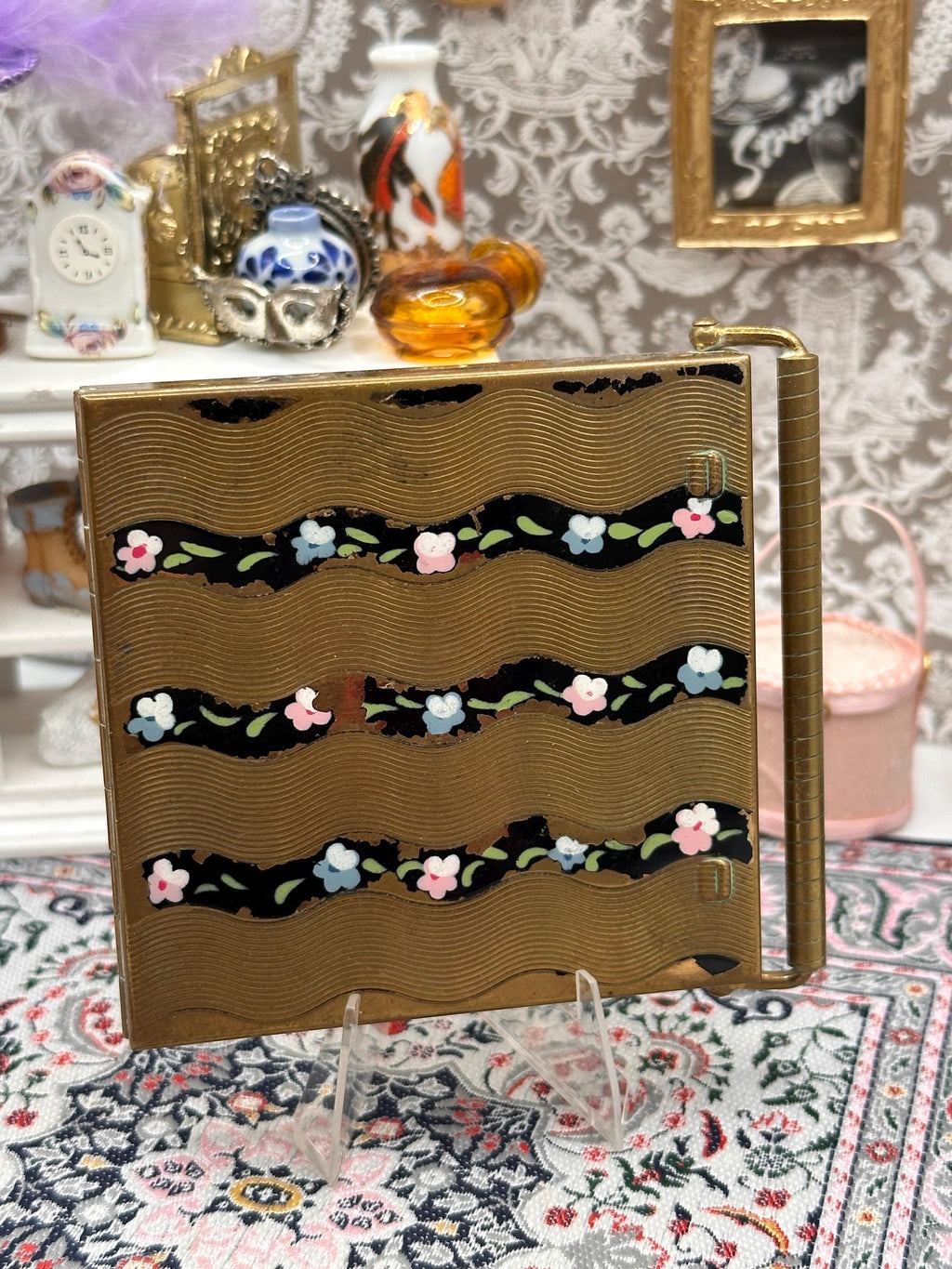 Vintage Volupté USA Powder Compact: 1950s Floral Enamel Gold Tone Vanity Case