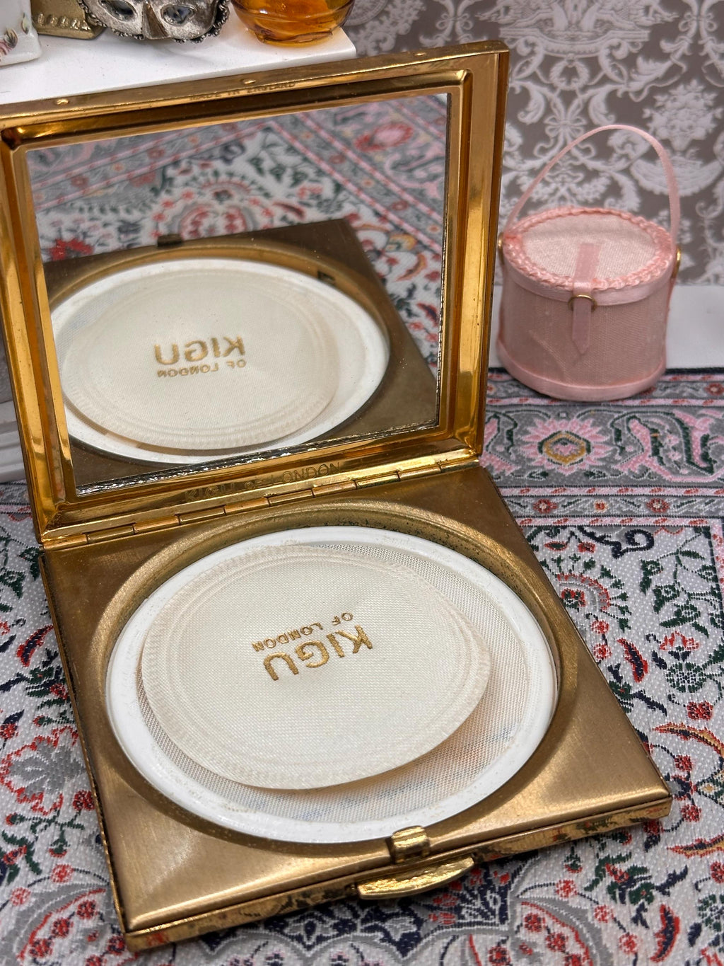 Vintage Kigu Powder Compact: 1950s Gold Tone Starburst Mid Century Vanity Case