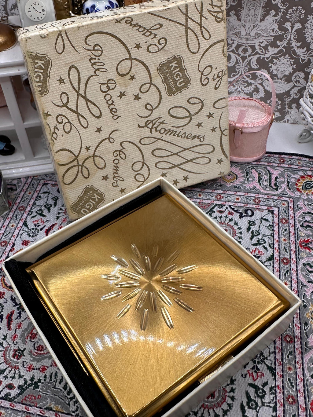 Vintage Kigu Powder Compact: 1950s Gold Tone Starburst Mid Century Vanity Case