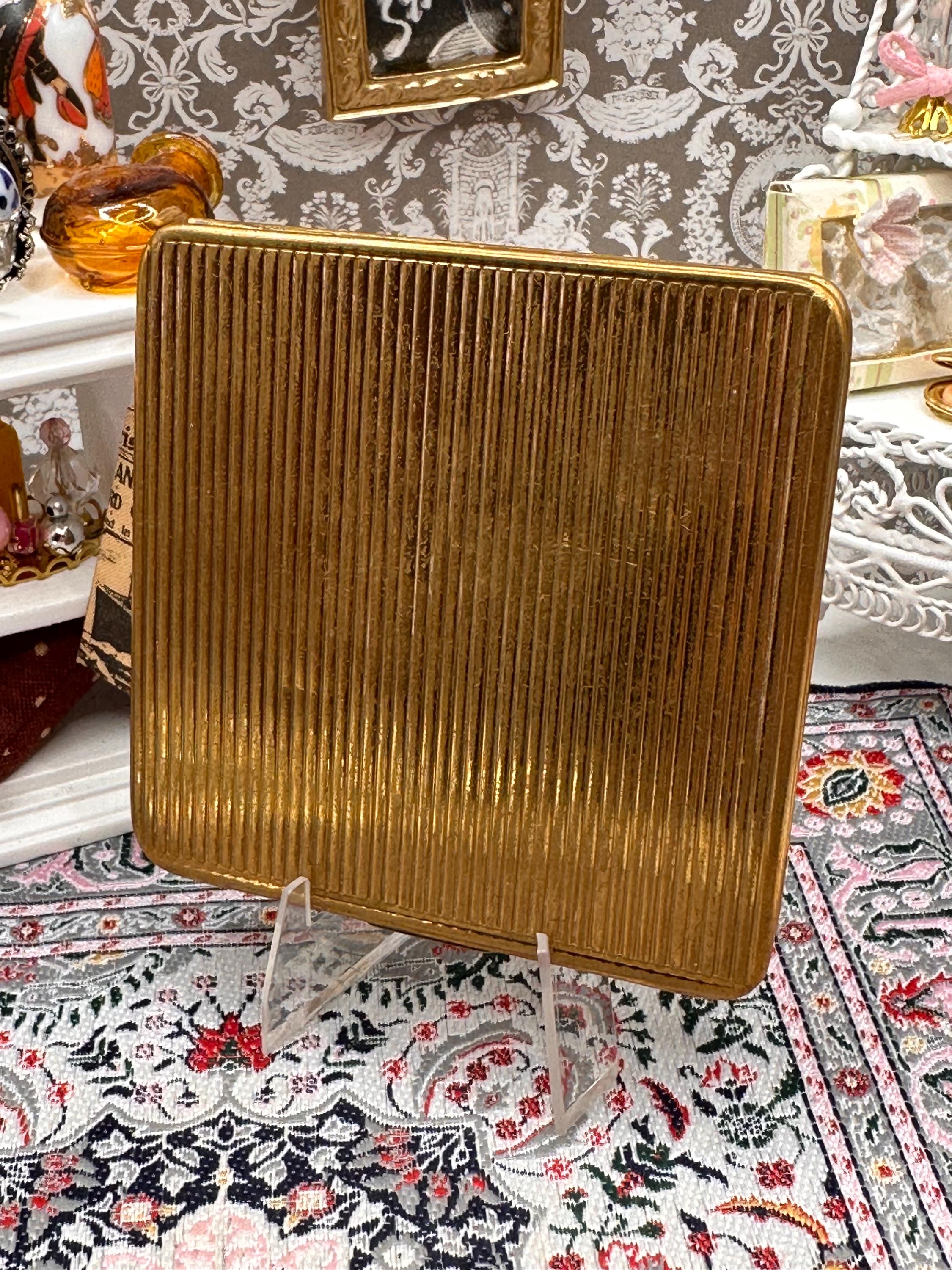 Vintage Kigu Powder Compact: 1950s Gold Tone Engine Turned Floral Border Made England