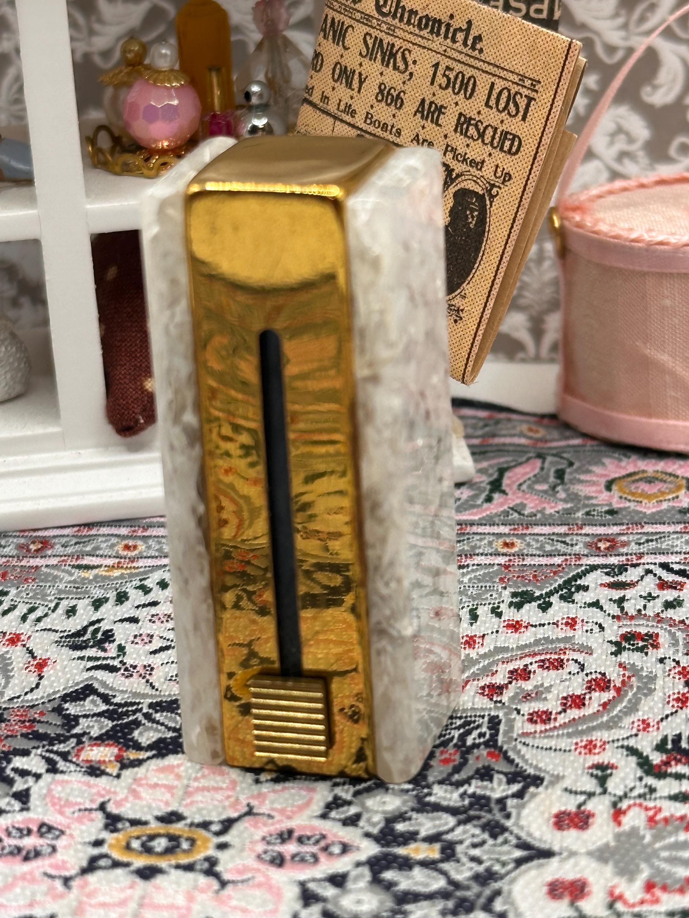 Vintage Mother of Pearl Lucite Lipstick Holder, 1950s Vanity Case, Mid Century Dispenser
