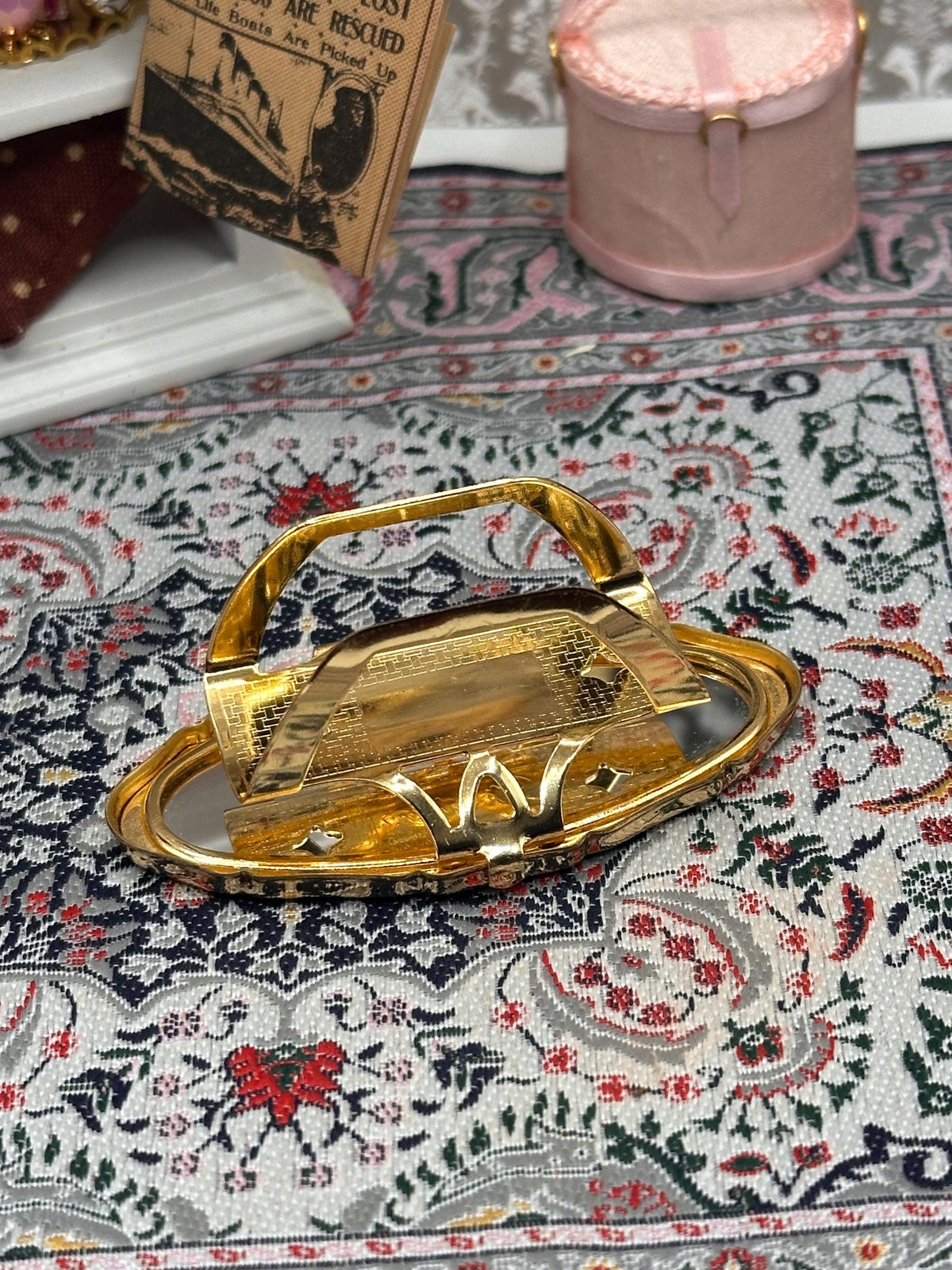 Vintage Stratton Lipview Compact Gold Tone Engine Turned, Mid Century Convertible Compact with mirror