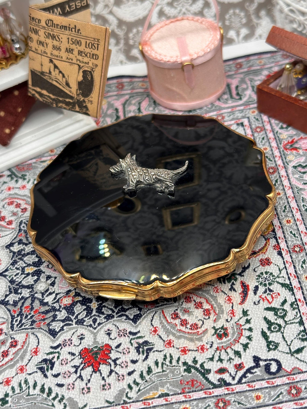 Vintage Stratton Black Enamel Terrier Powder Compact – Diamanté Dog Motif – Heavy Gilt Interior