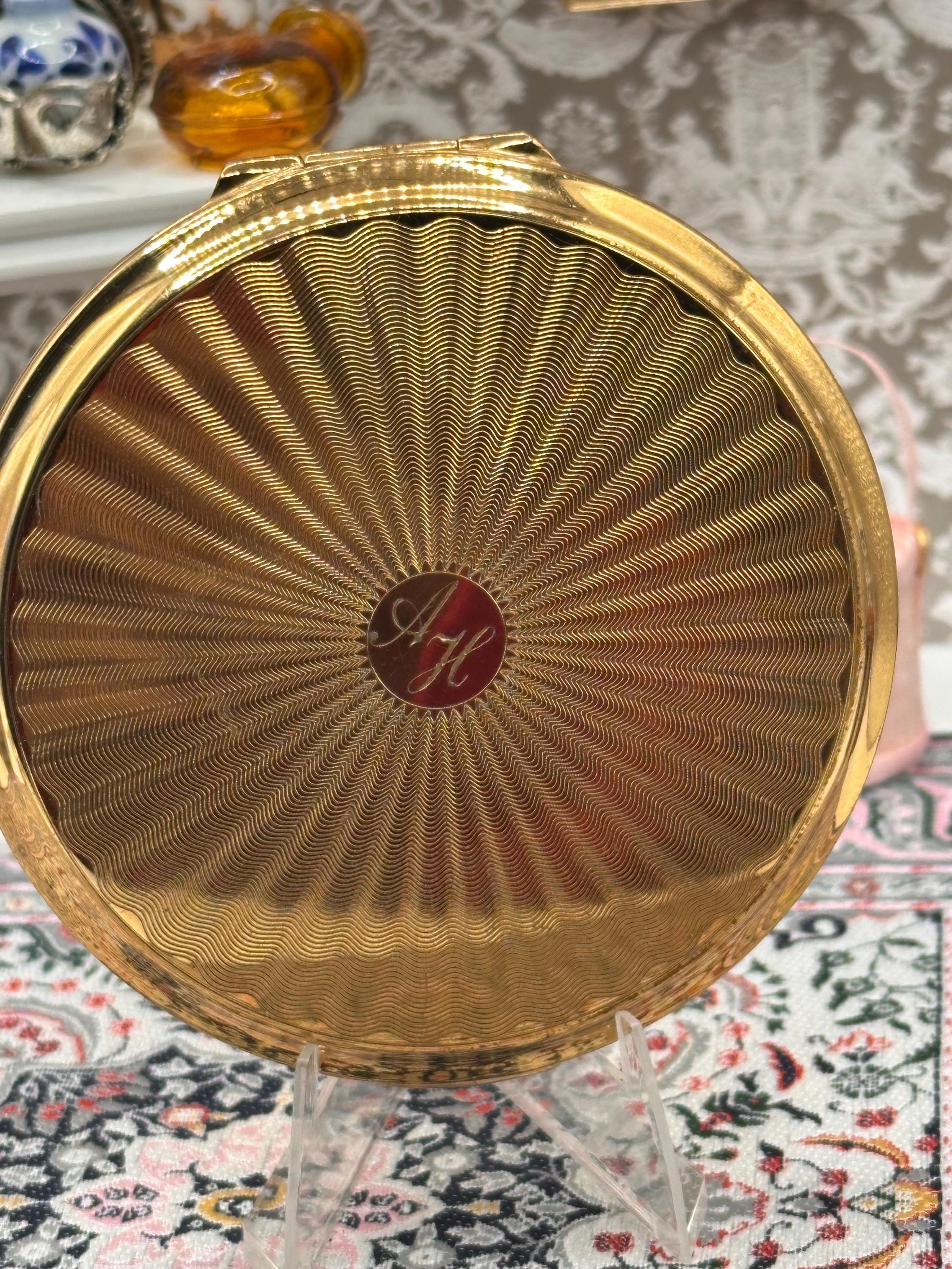 Vintage Stratton Engine Turned Powder Compact – Gold Tone Monogram (A.H.) Made England