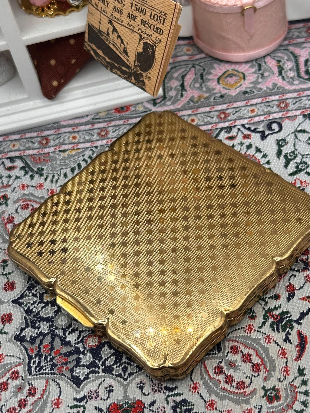 Vintage Stratton Powder Compact: Blue Enamel Floral Design, Mid-Century Vanity Mirror