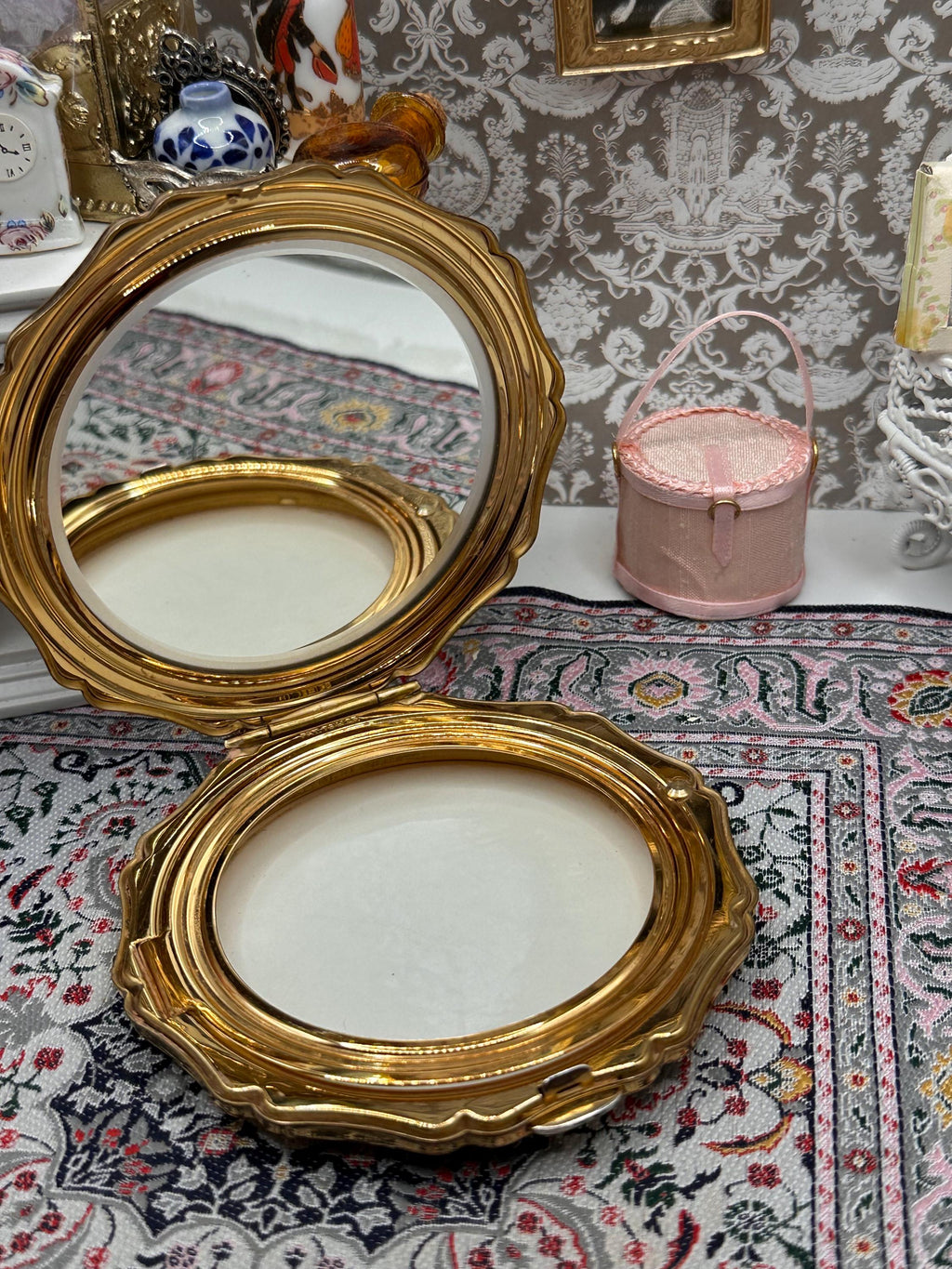Vintage Stratton Bird & Floral Powder Compact, Black Enamel, Scalloped Edge, Mirror, 8.5cm