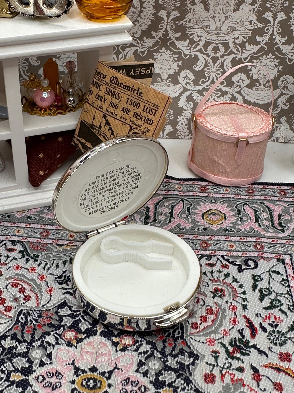 Vintage Stratton Silver Tone Pill Box, Boxed, Engine Turned Lid, 4.5cm