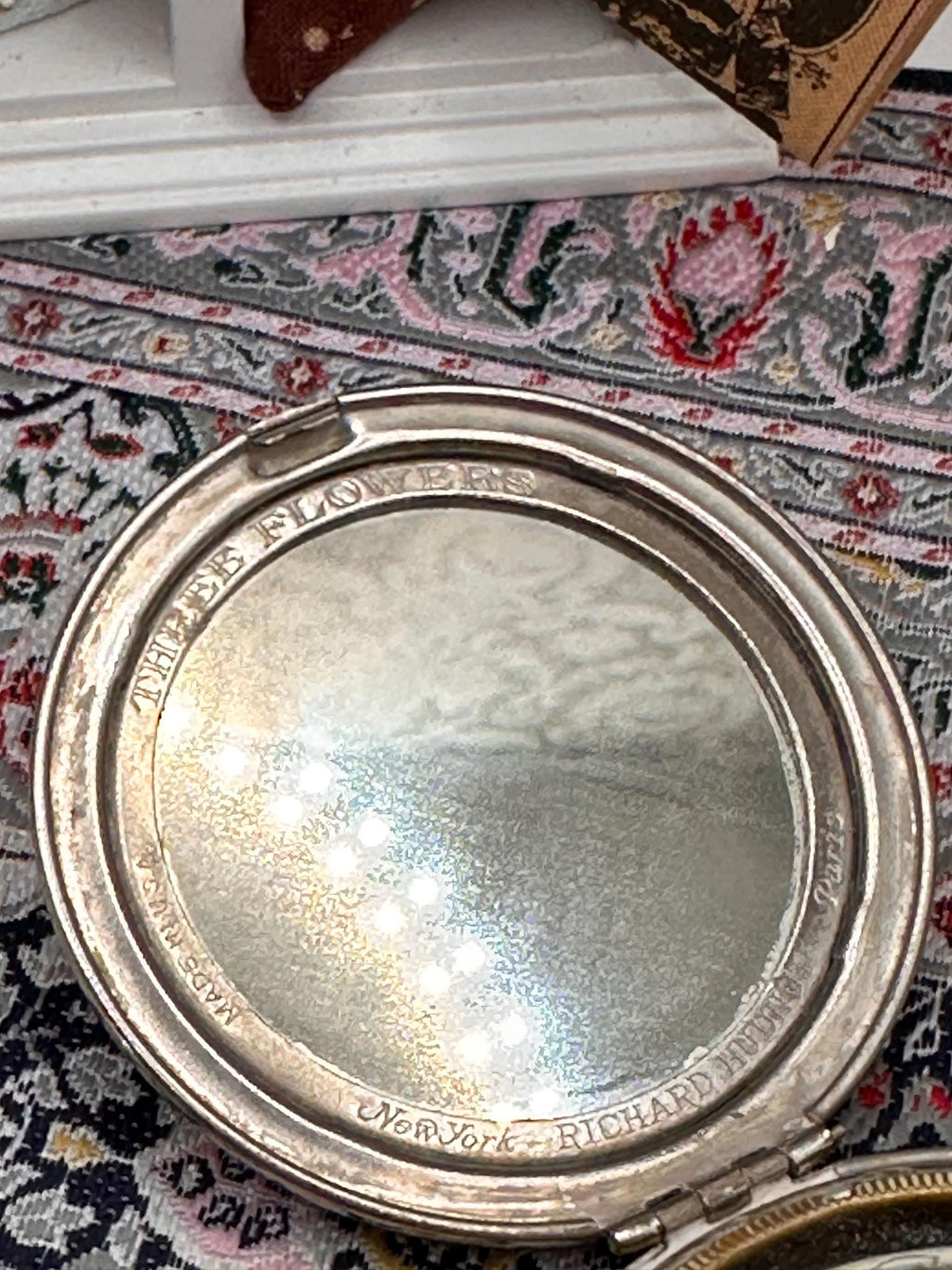 Vintage Three Flowers Richard Hudnut Art Deco Powder Compact, Engine Turned Silver Tone, 6cm