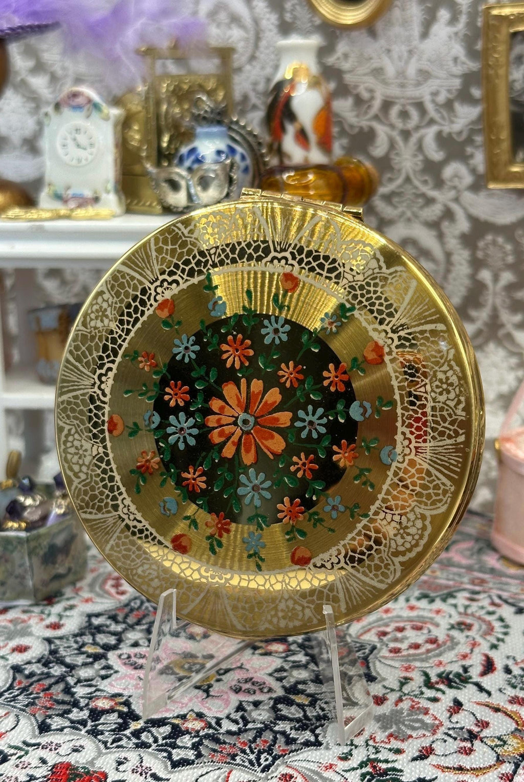 Vintage Kigu of London Powder Compact | Lace & Floral Enamel Design | 7.5cm | Made in England