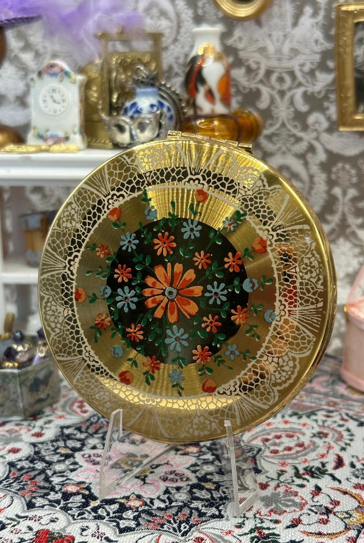 Vintage Kigu of London Powder Compact | Lace & Floral Enamel Design | 7.5cm | Made in England