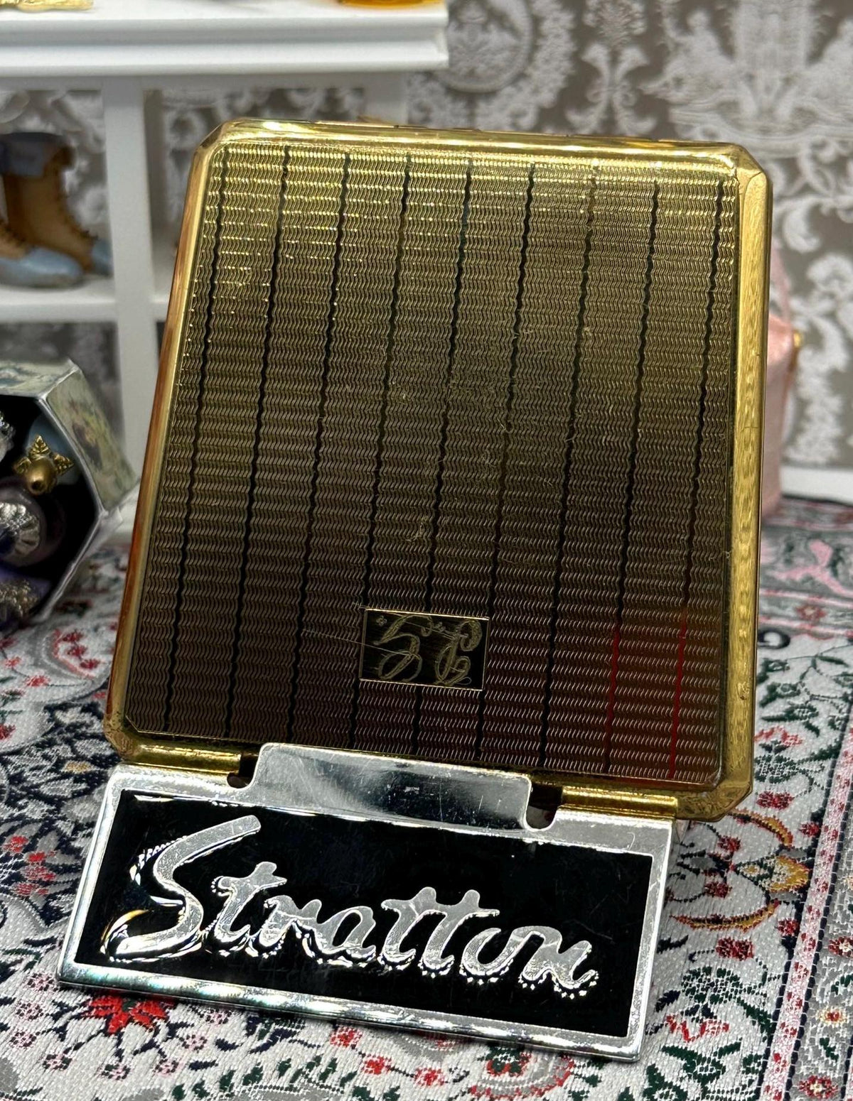 Vintage Stratton Square Powder Compact | Gold Tone Stripes & Stars