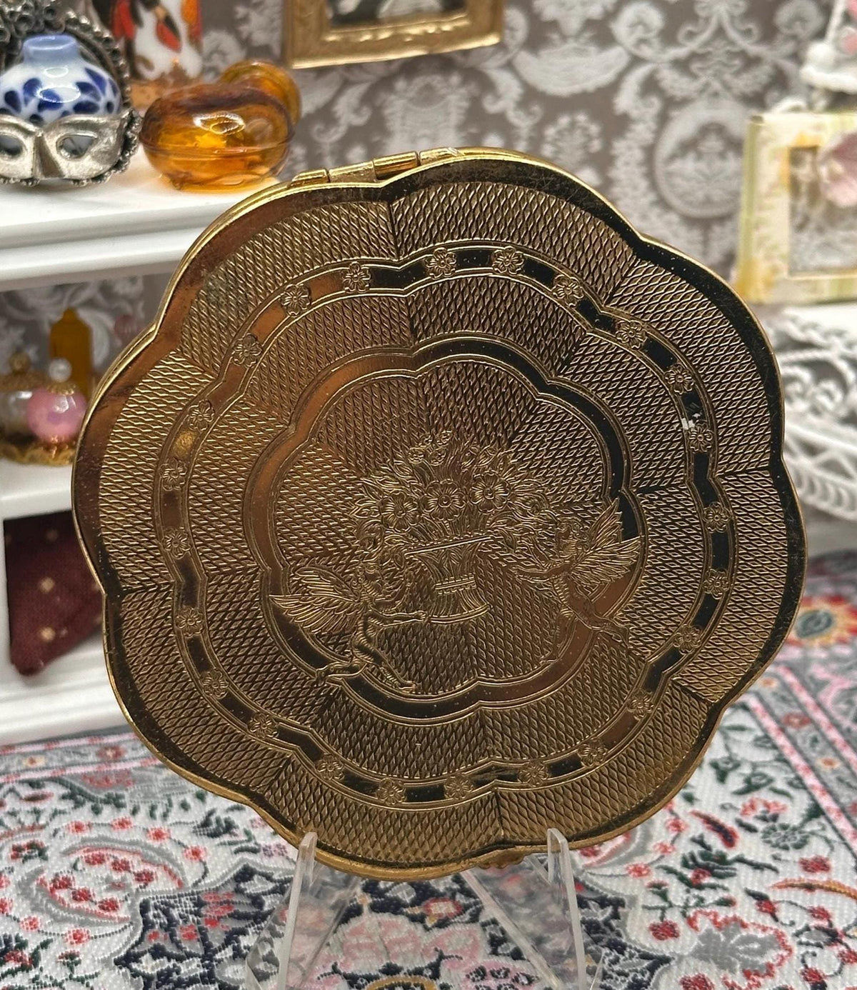 Vintage Gwenda Gold Tone Cherub Powder Compact – Mid Century Makeup Case