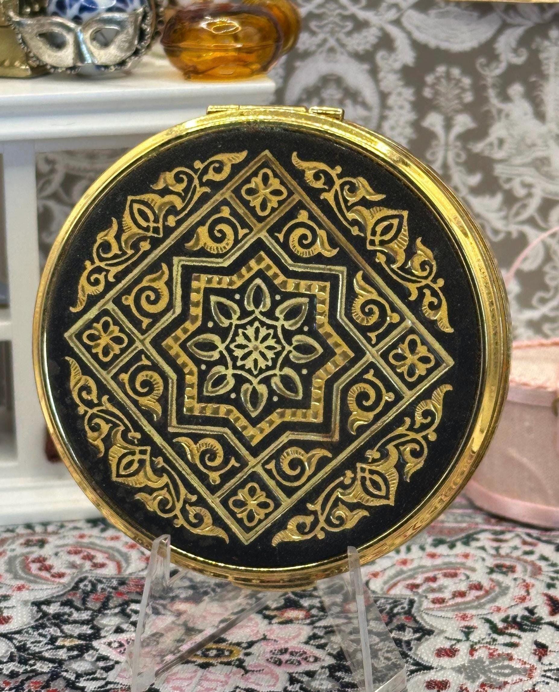 Vintage Gold & Black Powder Compact – Ornate Geometric Design, 6.5cm