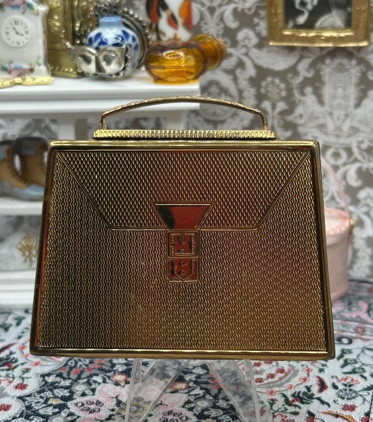 Vintage Mascot Suitcase Powder Compact – Gold Tone Handbag Design, Very Good Condition