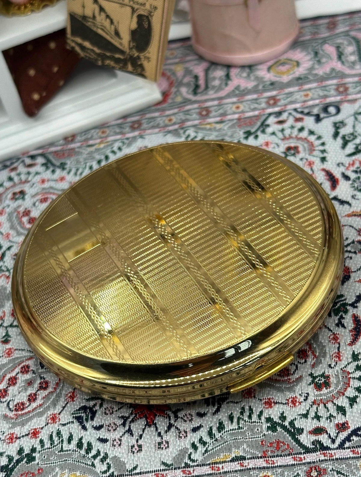 Vintage Stratton Gold Tone Powder Compact | Engine Turned, Made in England