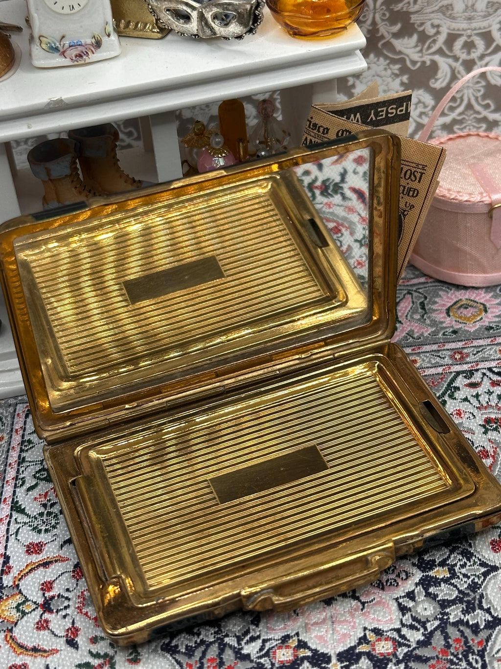 Vintage Suitcase Powder Compact Green Enamel Vanity Compact 1950s Novelty Travel Case Design