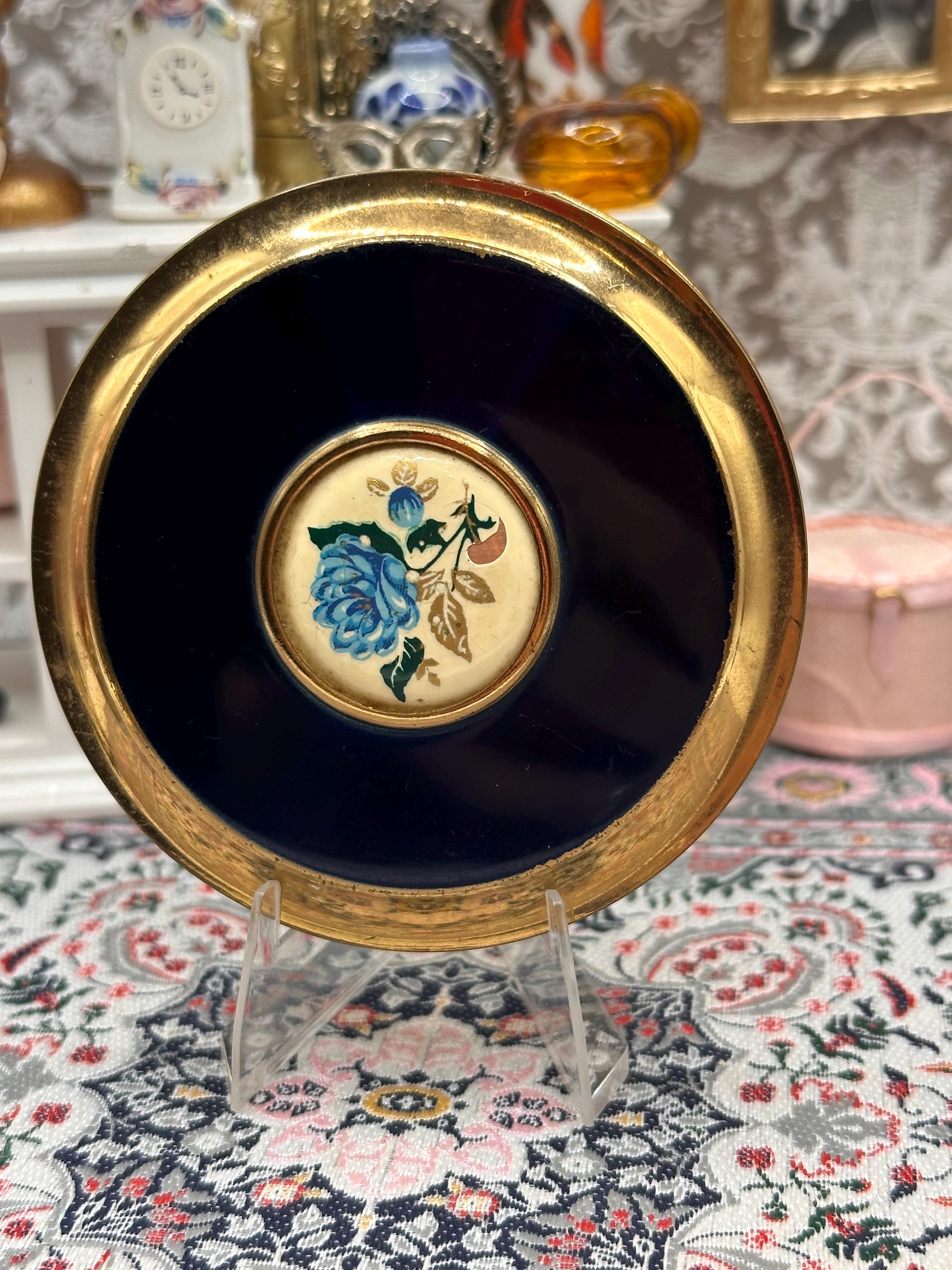 Vintage Mascot Powder Compact Blue Enamel Floral Centre Gold Tone Round 7.5cm