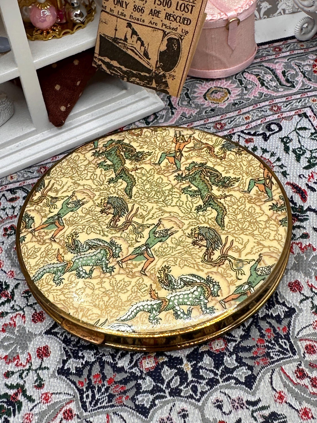 Vintage Vogue Vanities “Persian Legend” Powder Compact c.1940s Gilt Brass Dragon Scene
