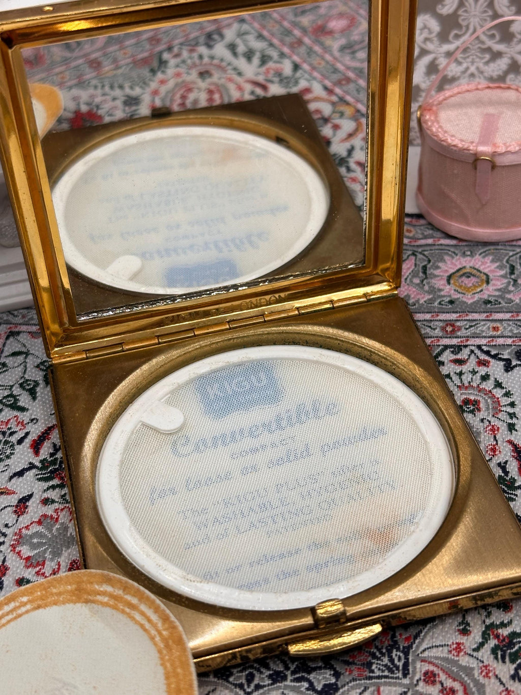 Vintage Kigu Powder Compact: 1950s Gold Tone Starburst Mid Century Vanity Case