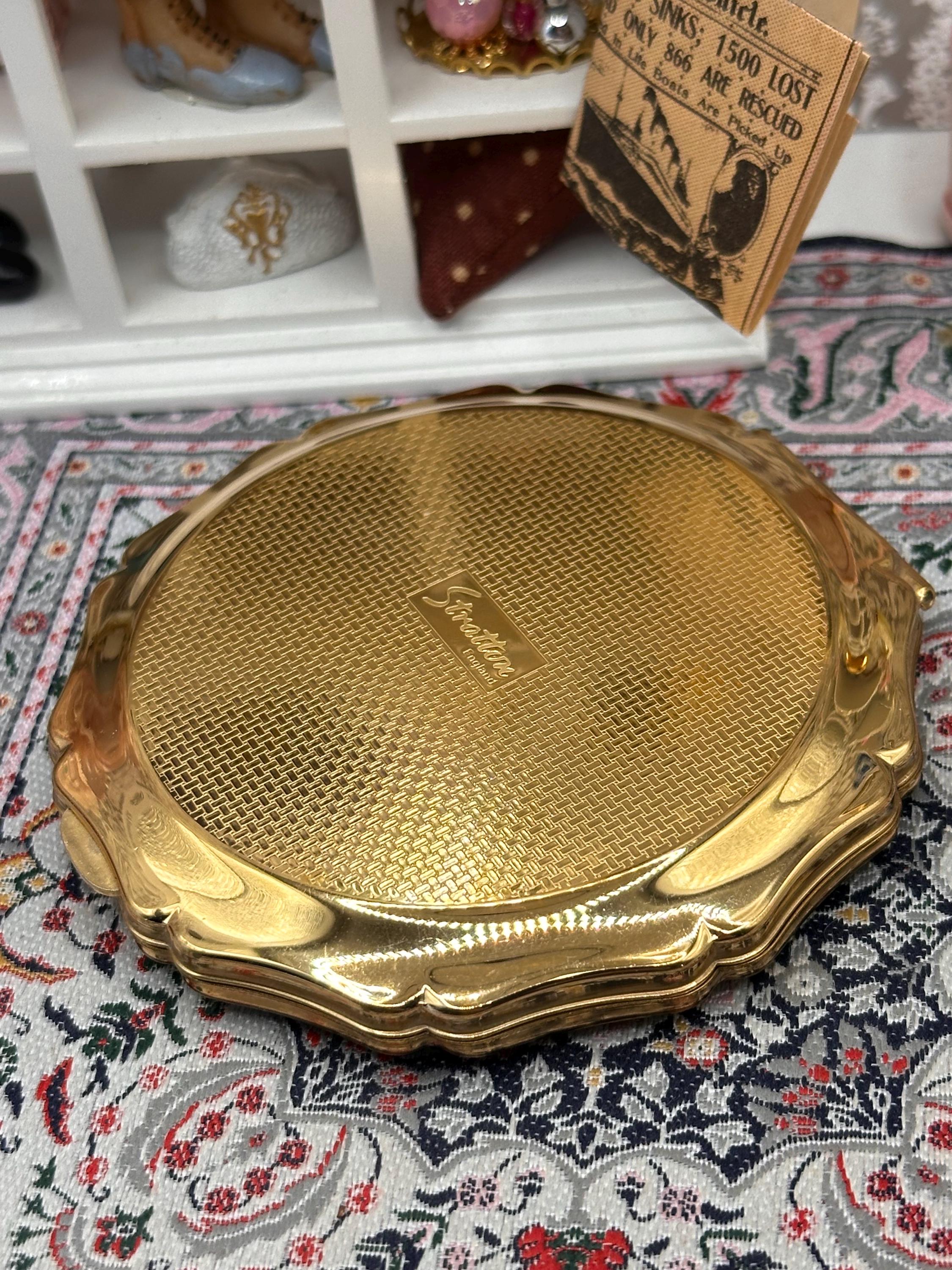Vintage Stratton Powder Compact – Navy Floral Enamel, Gold Scroll, 1950s/60s British Pouch