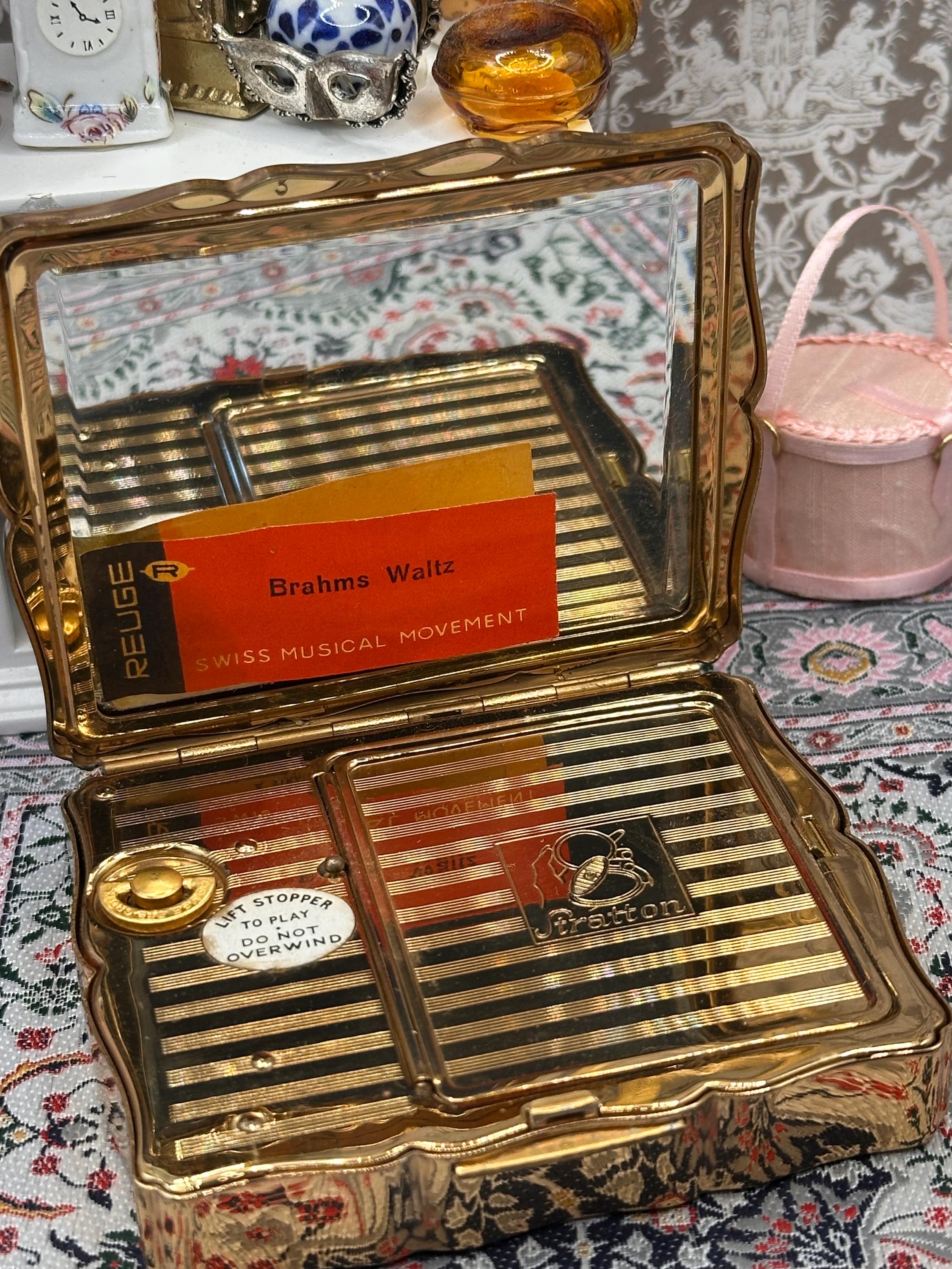 Vintage Stratton Baron Musical Powder Compact Ballerinas, Reuge Brahms Waltz, 1950s