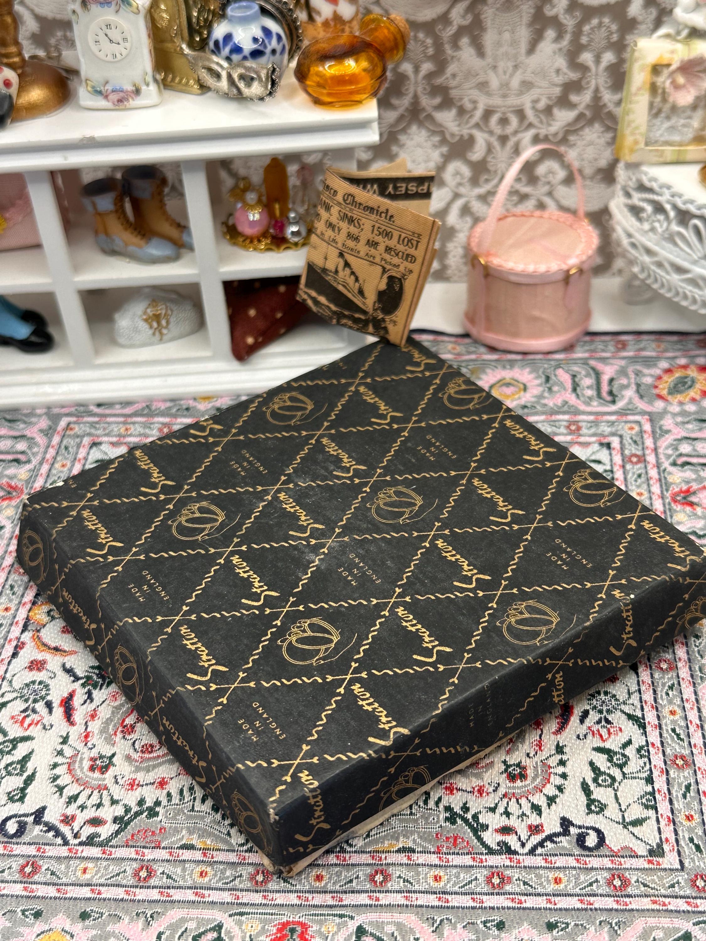 Vintage Stratton Powder Compact: Mother of Pearl Mosaic Vanity Compact (1950s)