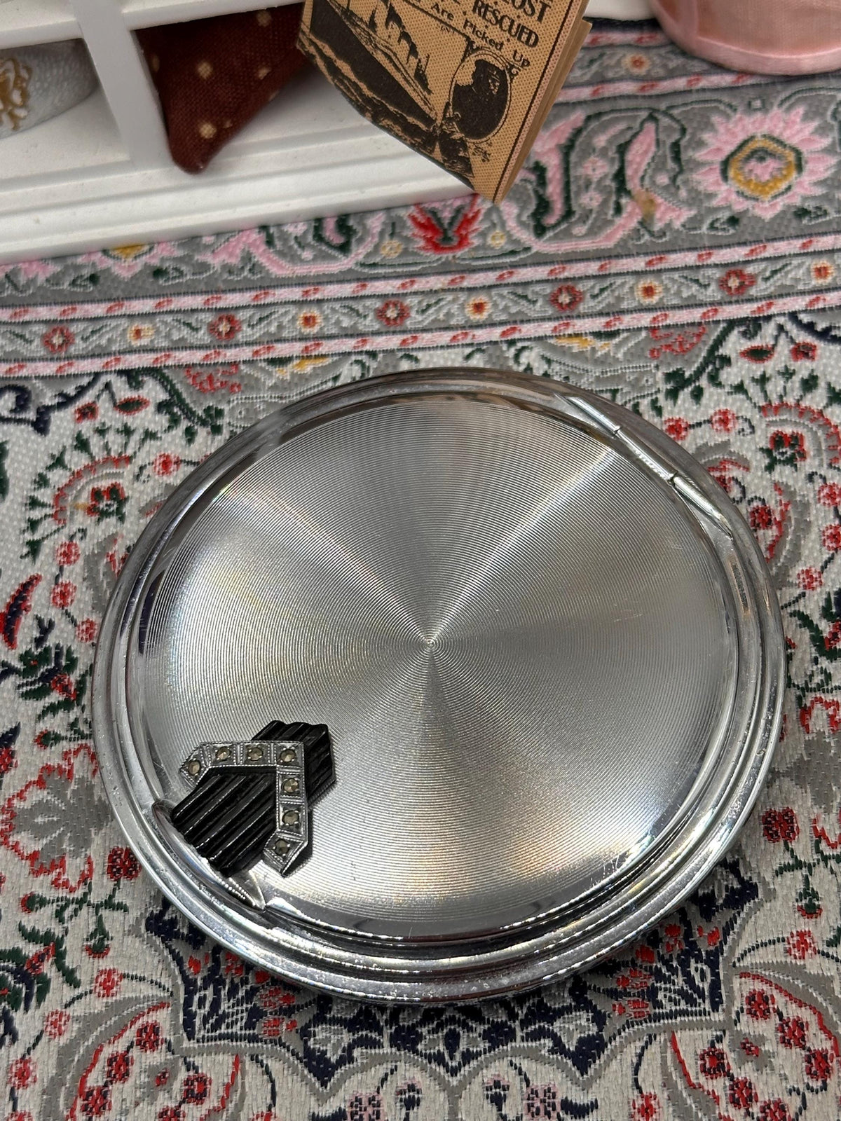 Art Deco Engine Turned Silver Tone Powder Compact – 1930s Round Vanity Display Piece