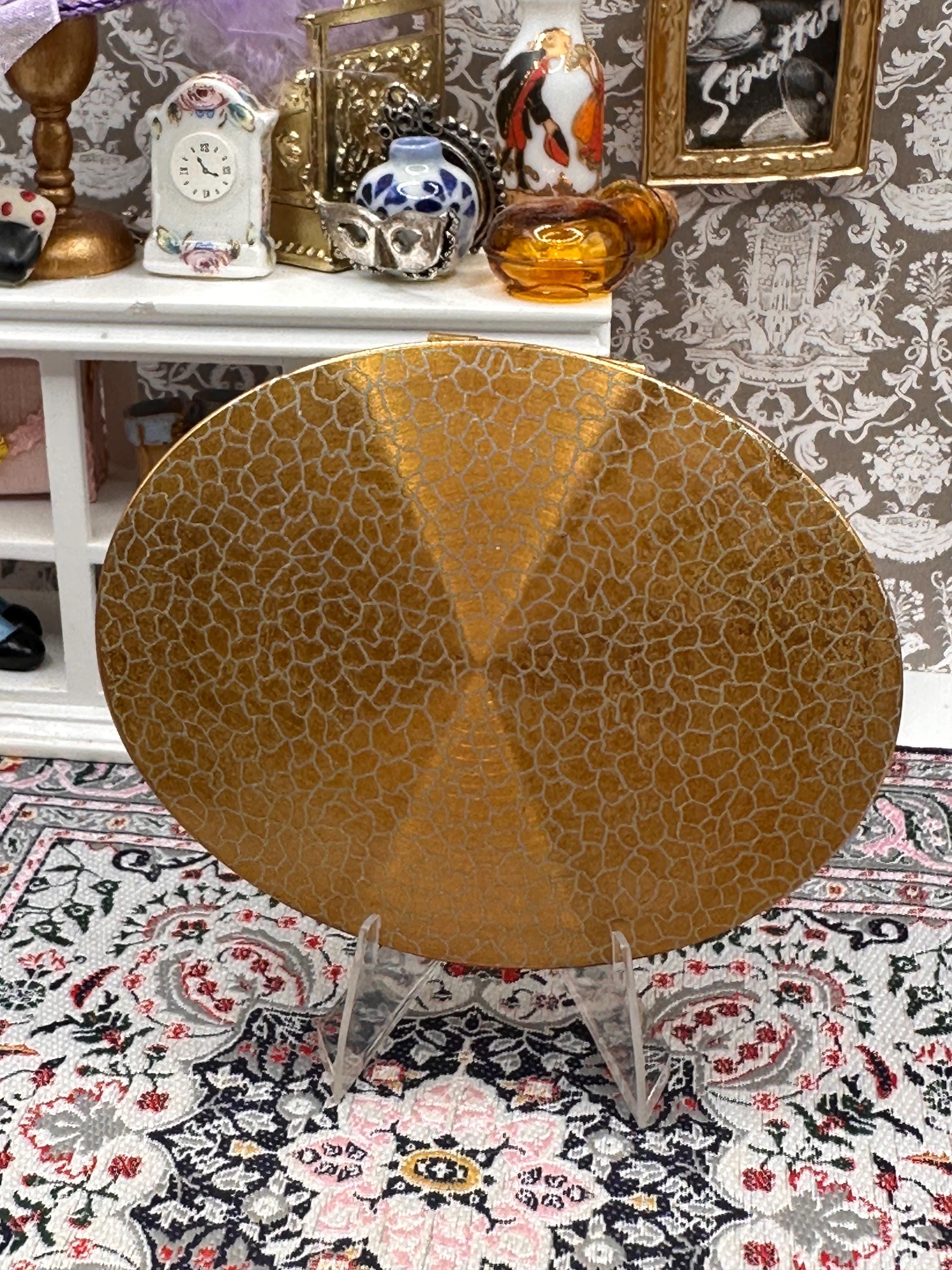 Vintage Butterfly Daisy Powder Compact, Gold Tone Oval Mirror, Mid-Century Design