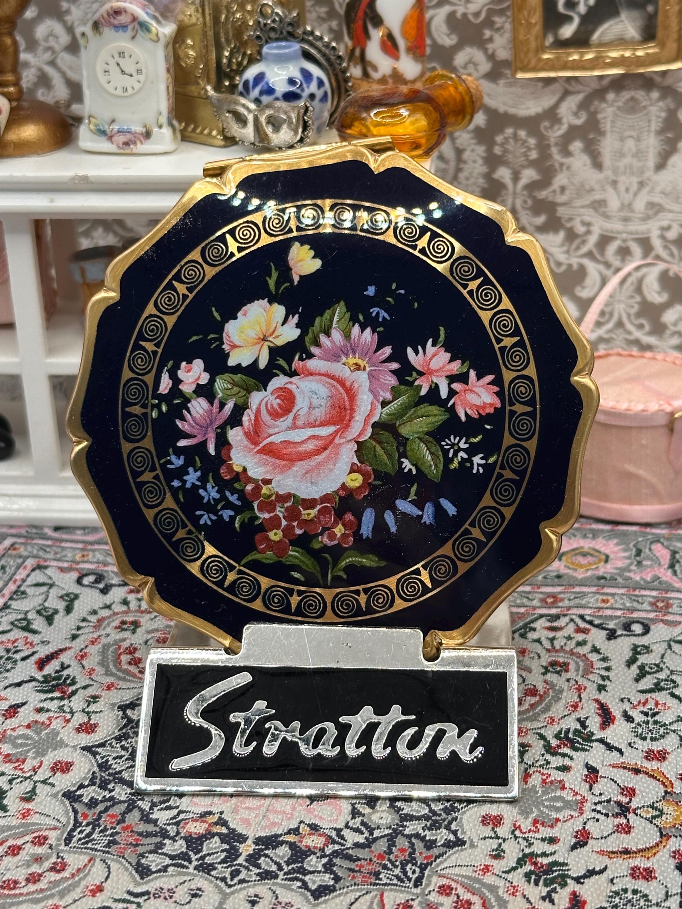 Vintage Stratton Powder Compact – Navy Floral Enamel, Gold Scroll, 1950s/60s British Pouch