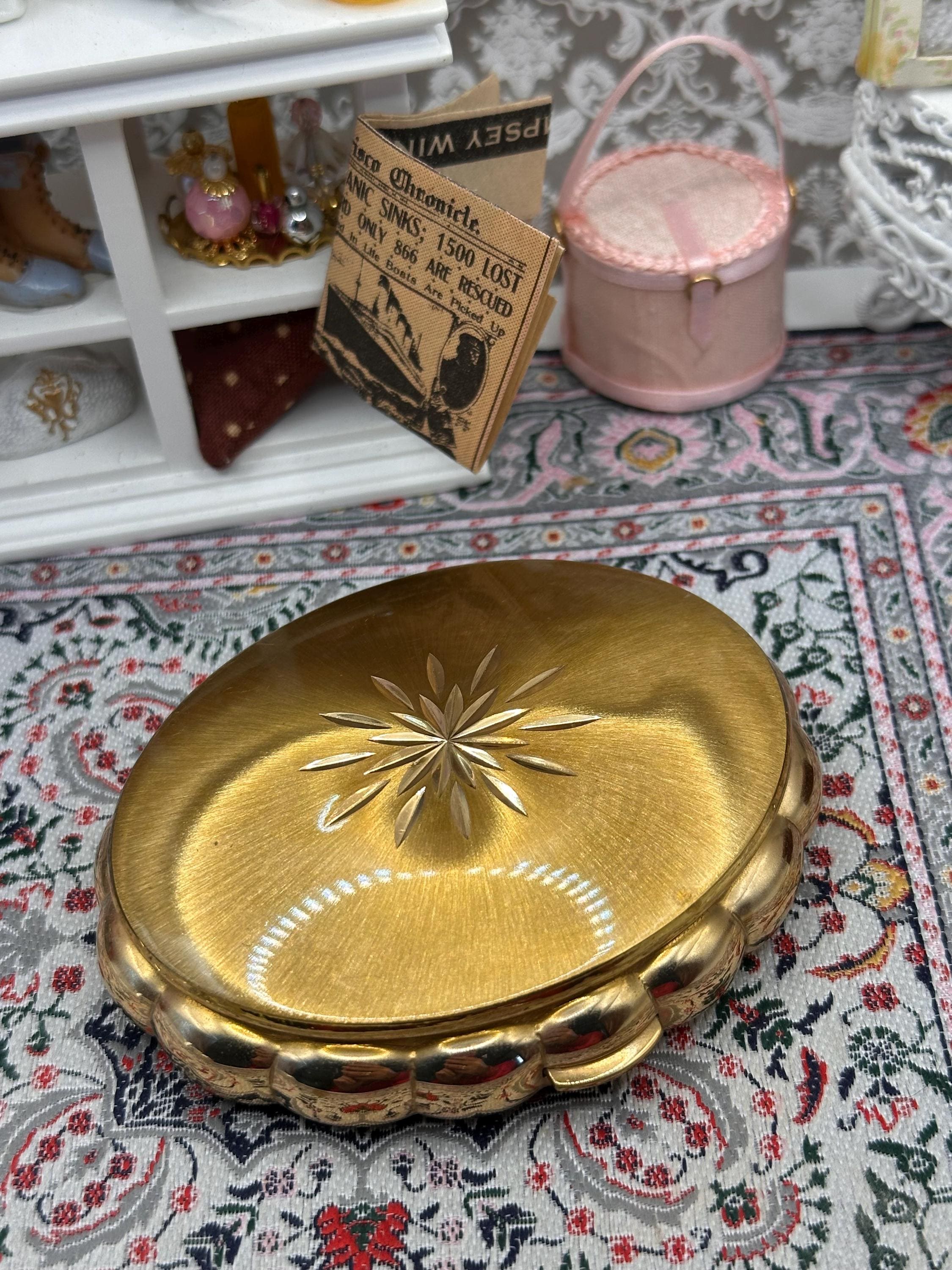 Vintage Kigu Concerto Musical Powder Compact, Gold Tone Engine Turned Vanity Case