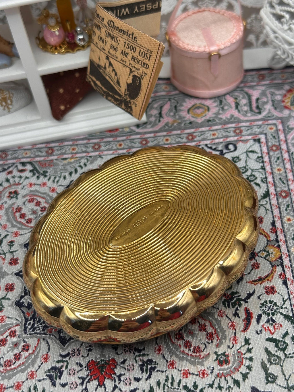 Vintage Kigu Concerto Musical Powder Compact, Gold Tone Engine Turned Vanity Case