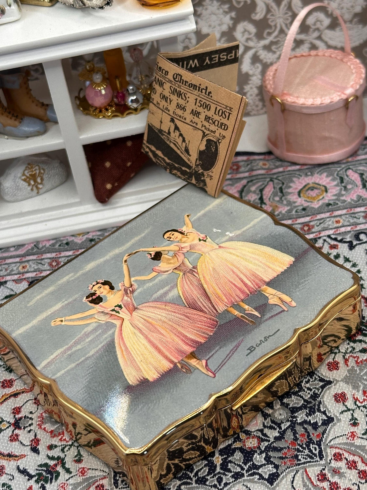 Vintage Stratton Baron Musical Powder Compact Ballerinas, Reuge Brahms Waltz, 1950s
