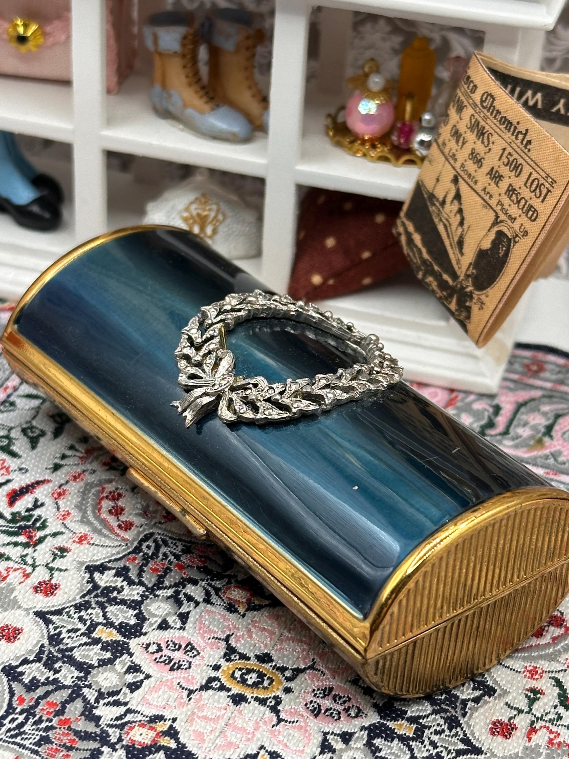 Vintage Kigu Blue Guilloché Cigarette Case 9cm – Gold Tone with Silver Tone Wreath Detail – Mid Century Vanity Tobacciana