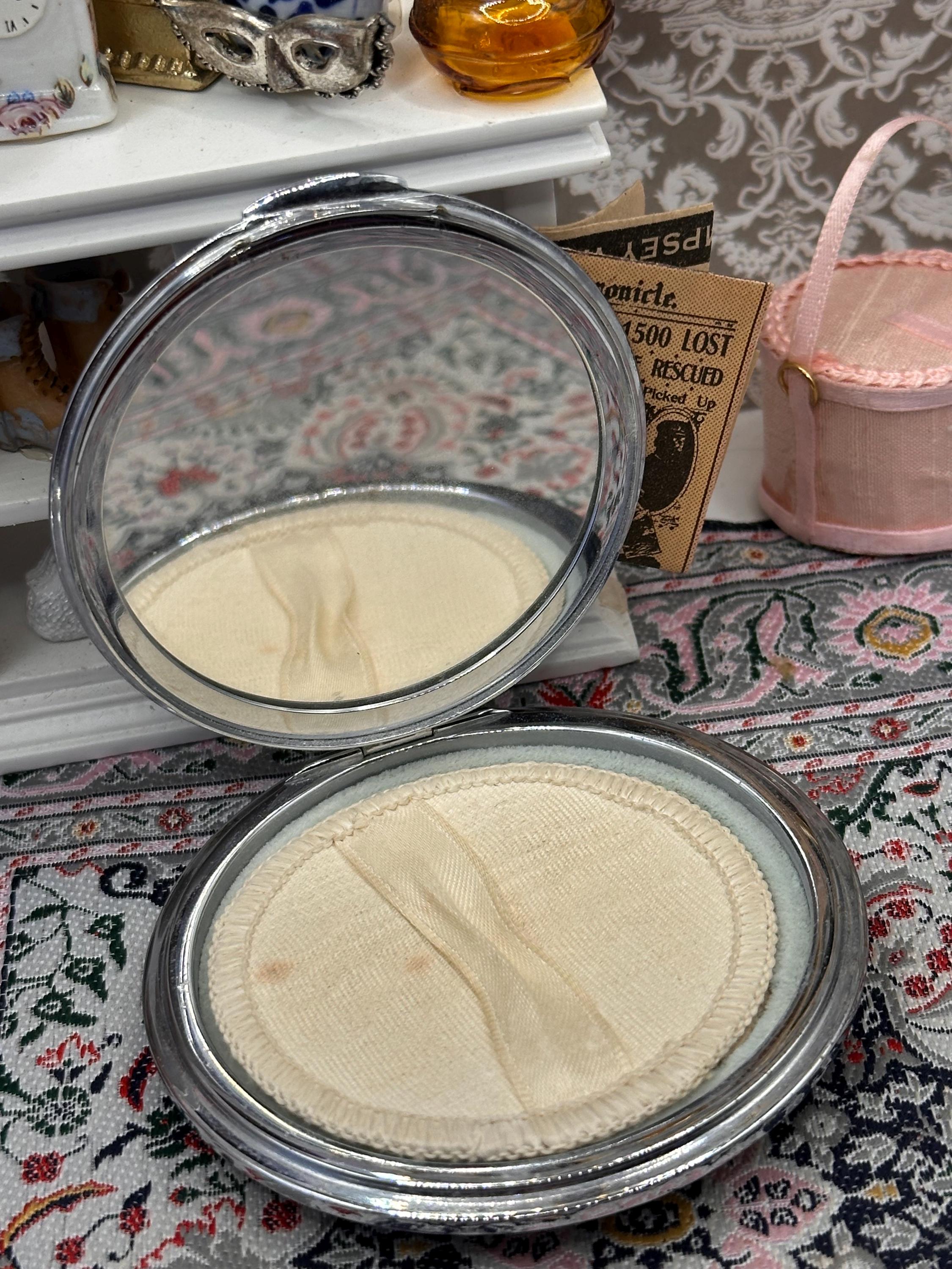 Art Deco Engine Turned Silver Tone Powder Compact – 1930s Round Vanity Display Piece